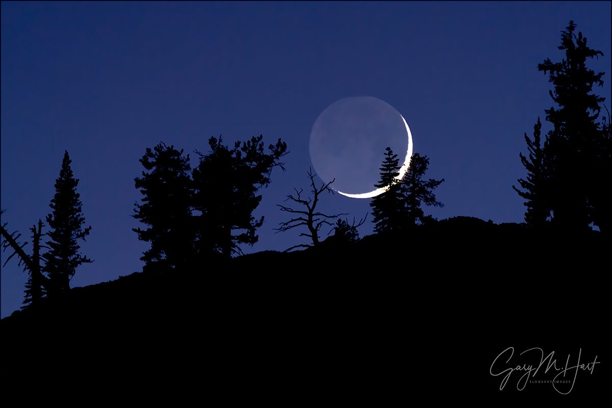 Man Watching Moon Rising Over Mountains
 Wallpapers