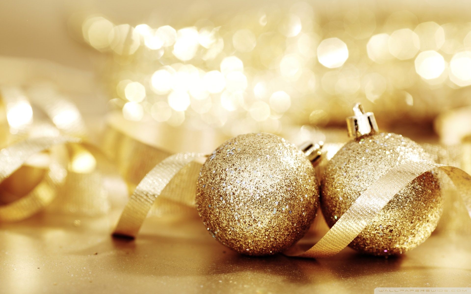 Christmas Balls Wallpapers