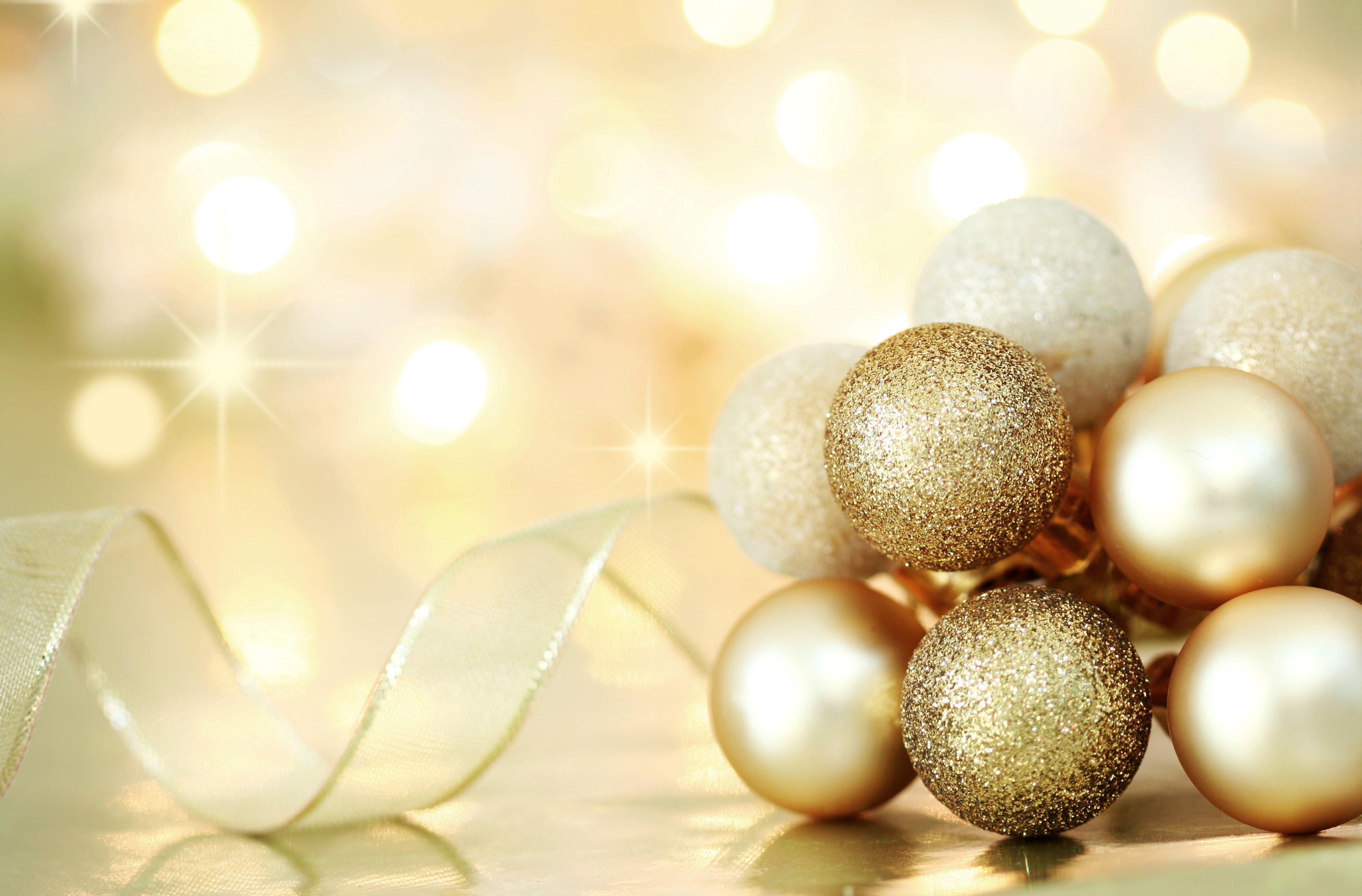 Christmas Balls Wallpapers