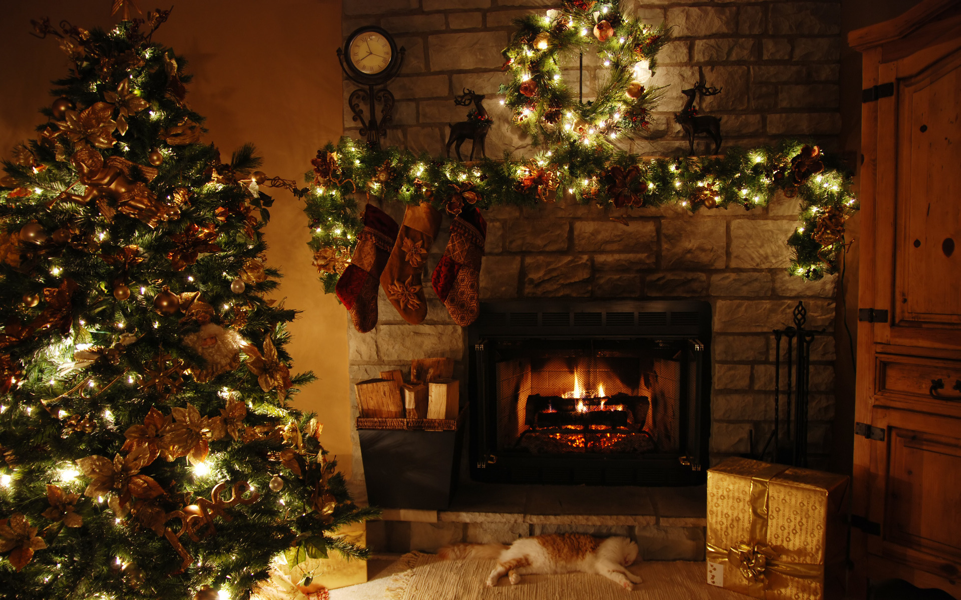 Christmas Fireplace Wallpapers