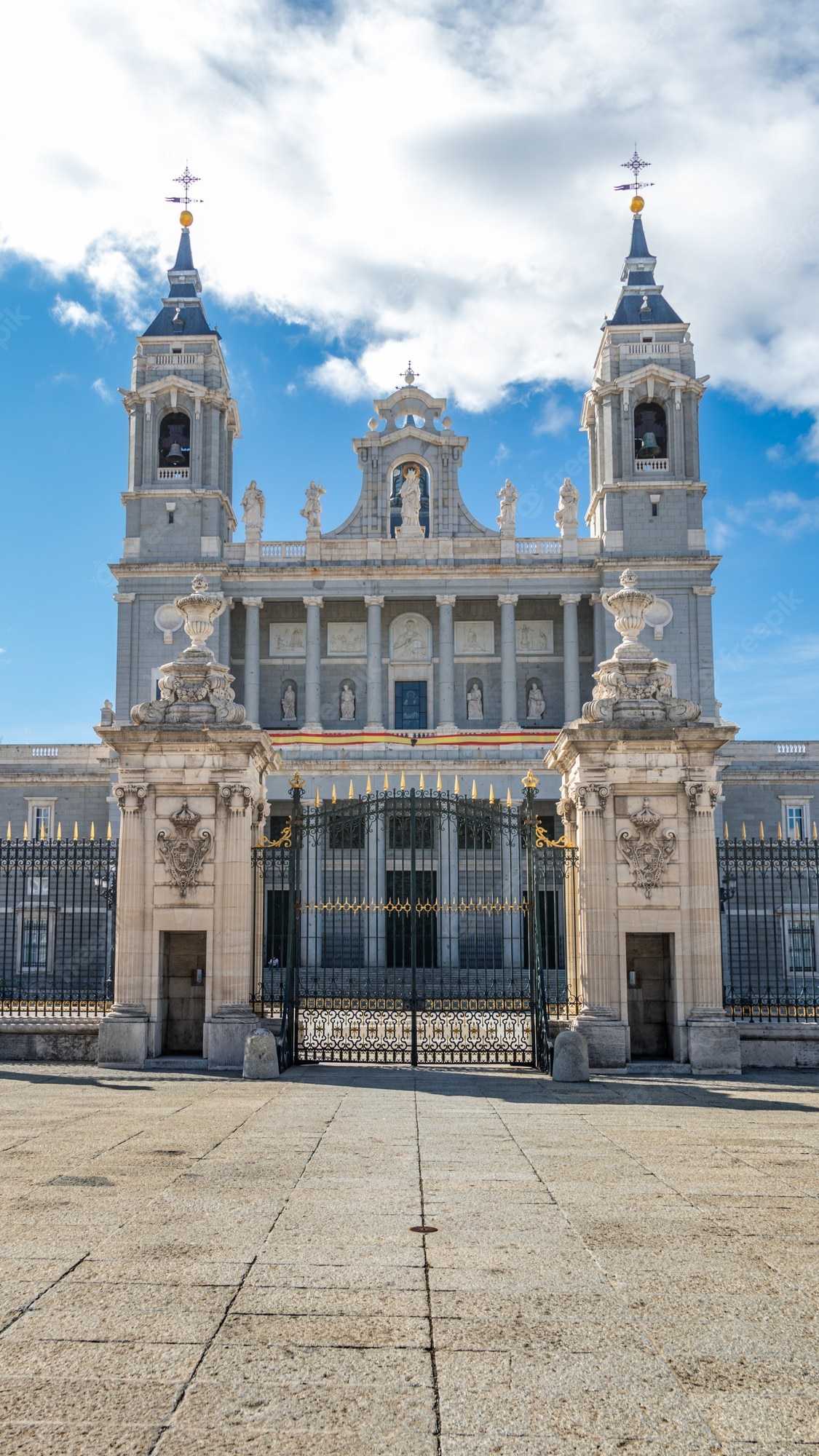 Almudena Cathedral Wallpapers