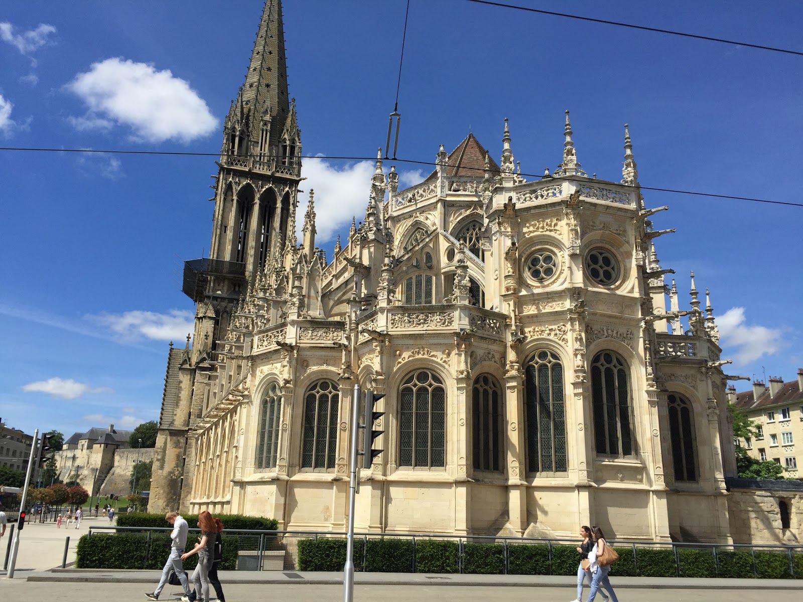 Church Of Saint-Pierre Wallpapers