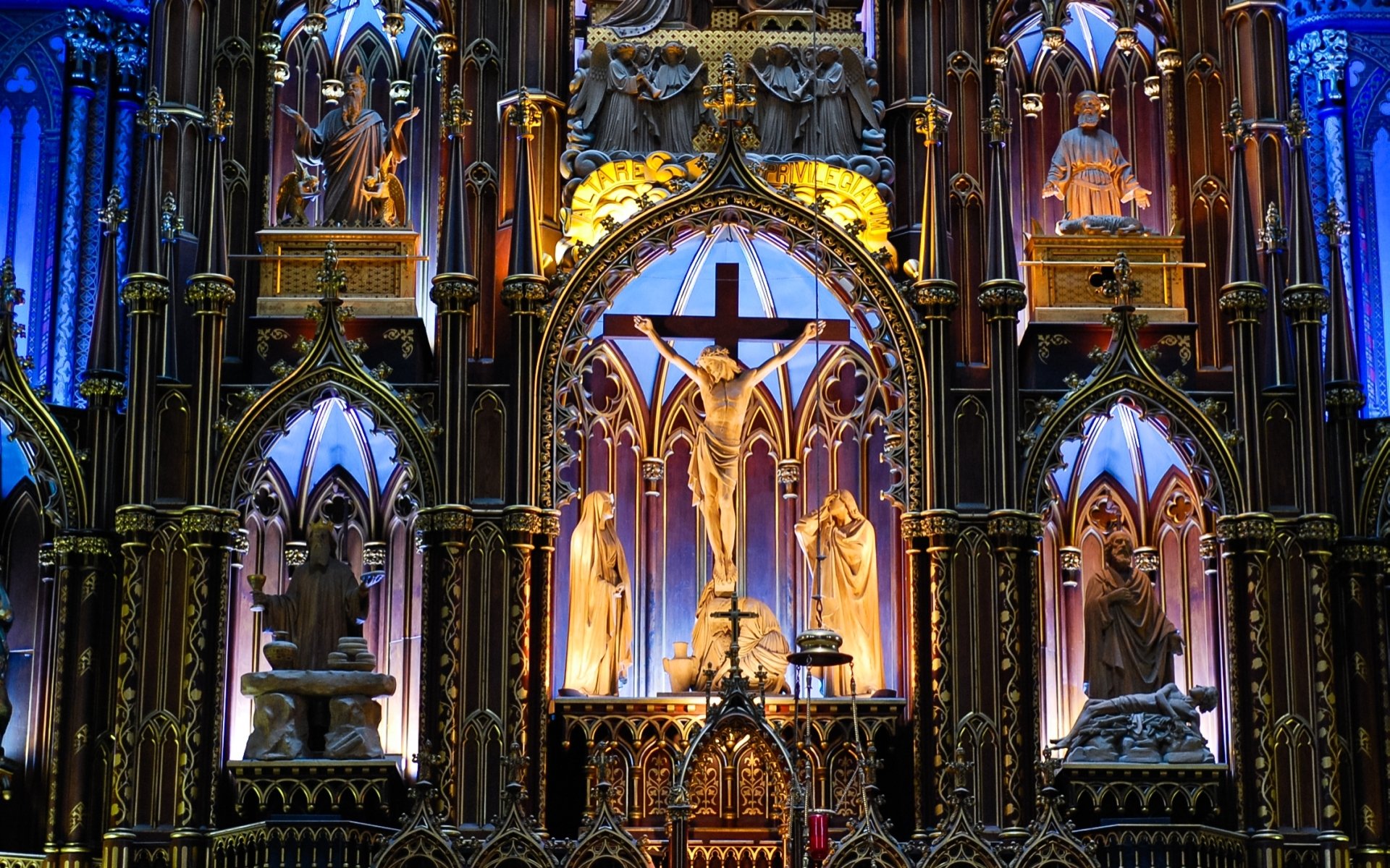 Notre Dame Basilica In Montreal Wallpapers