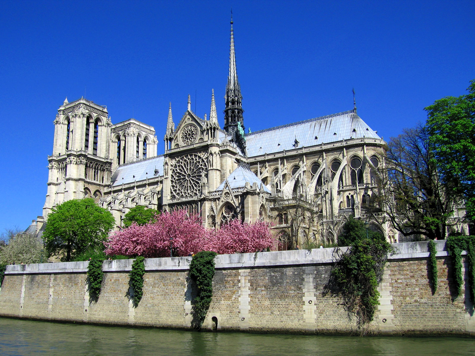 Notre-Dame De Paris Wallpapers