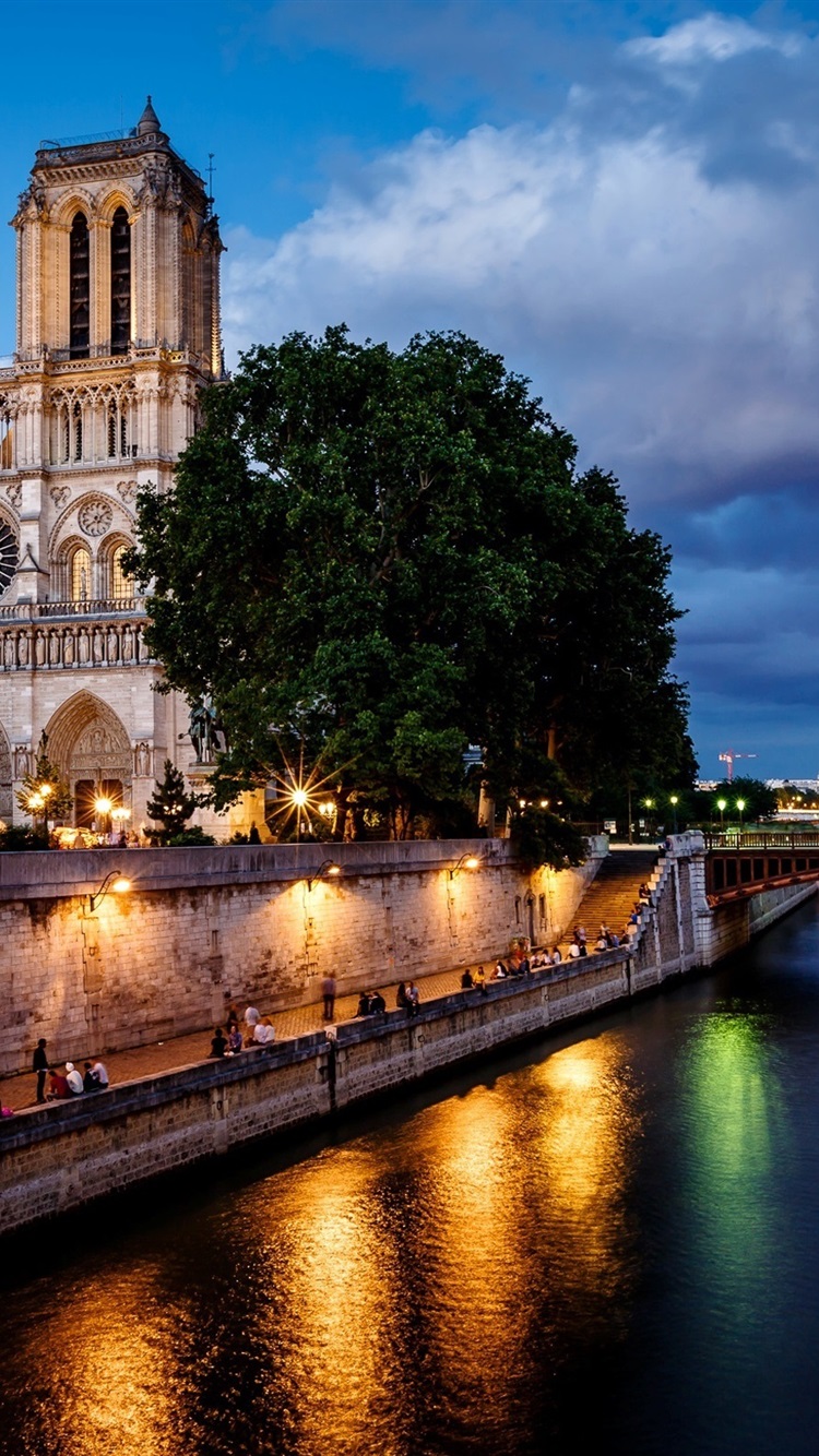 Notre-Dame De Paris Wallpapers