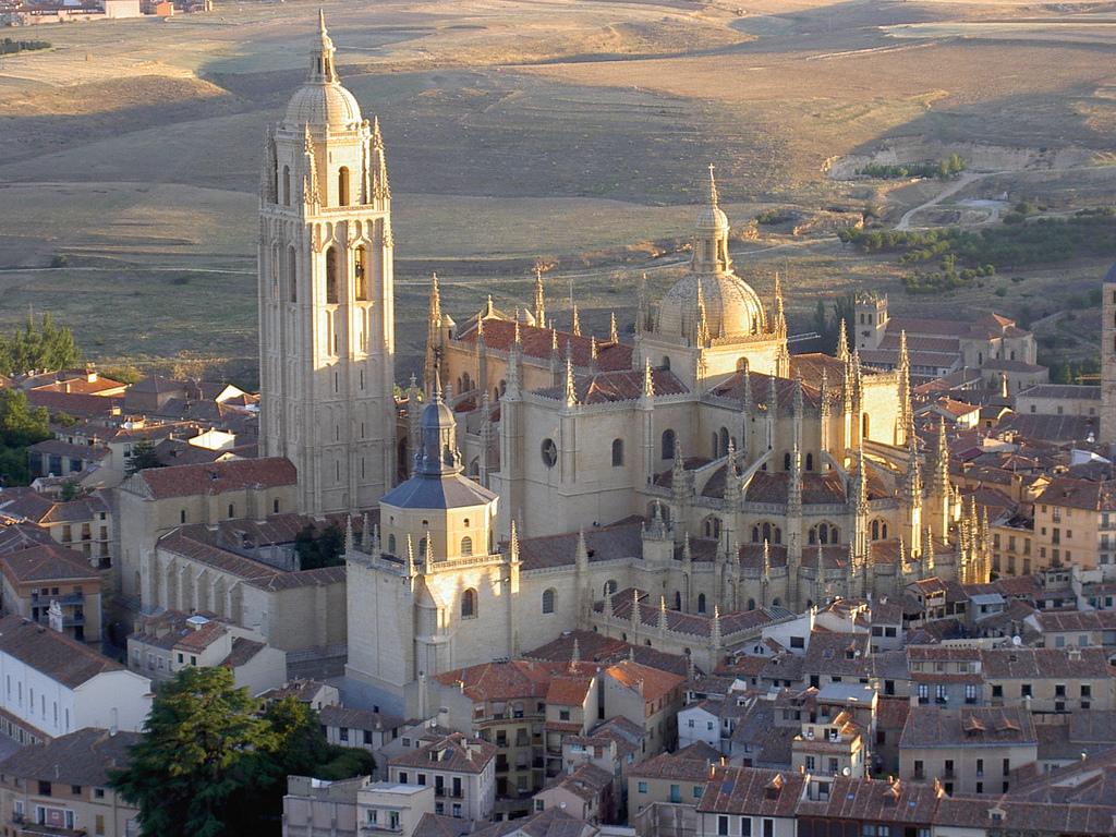 Segovia Cathedral Wallpapers