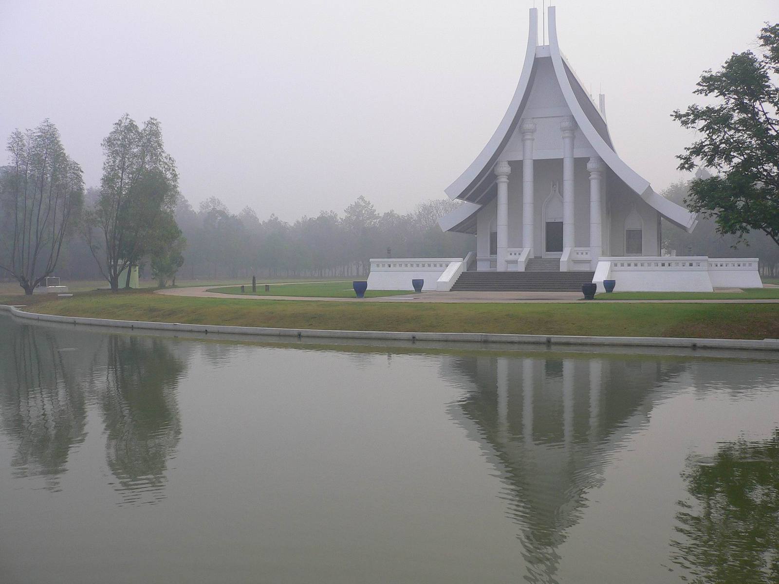 Wat Phra Dhammakaya Wallpapers