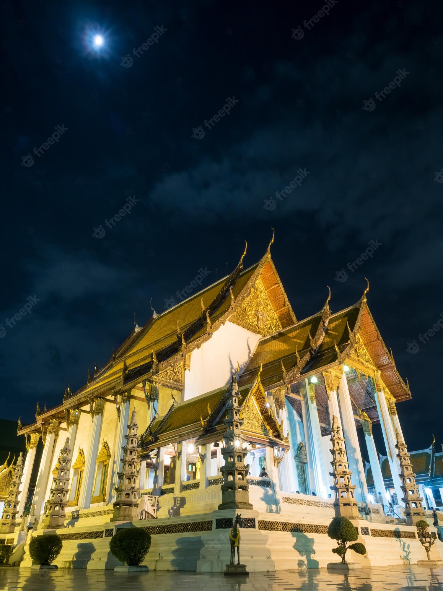 Wat Suthat Wallpapers