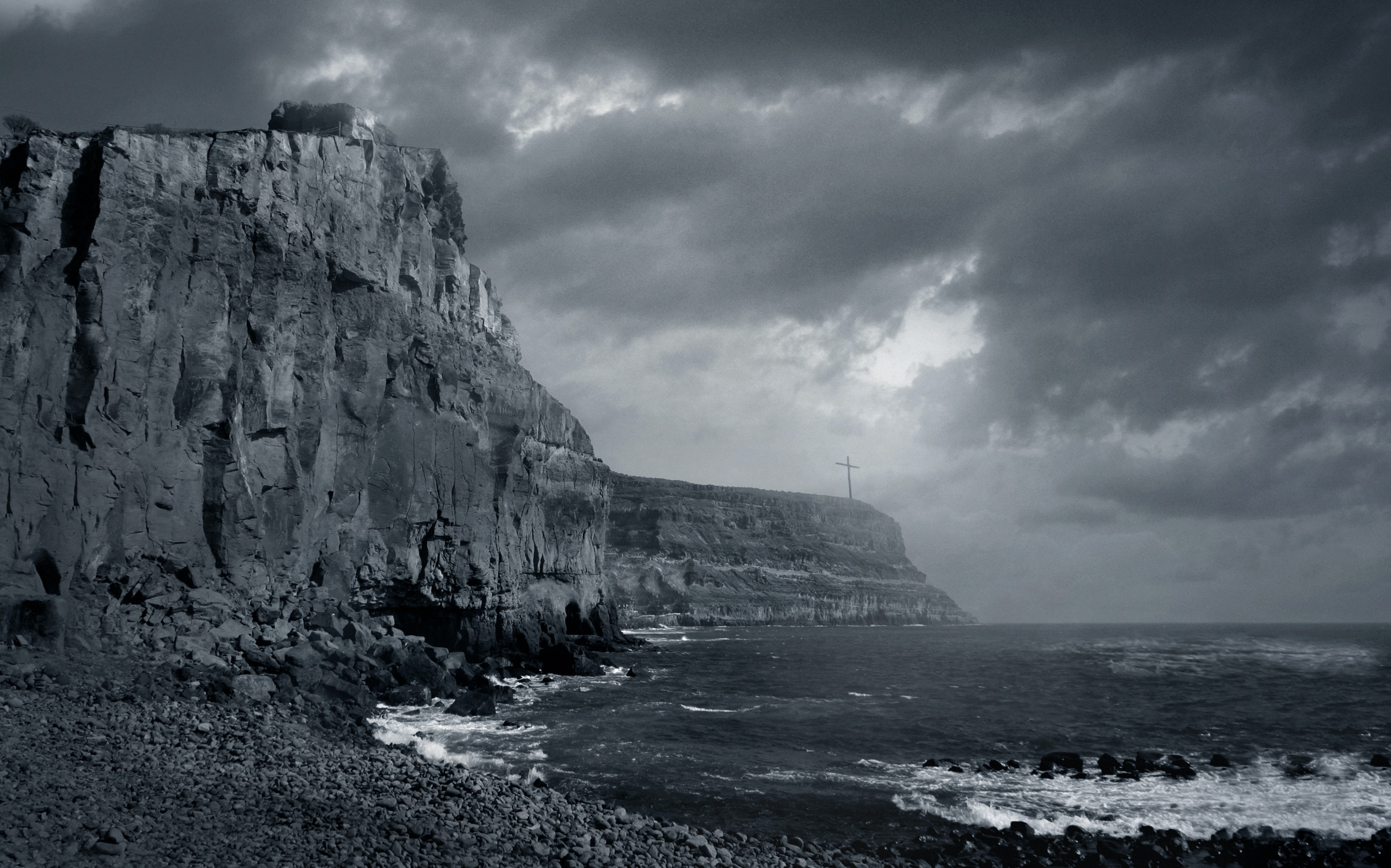 Black cliffs. Португалия-скалы шторм. Море Утес шторм. Скала Утес. Серая скала.