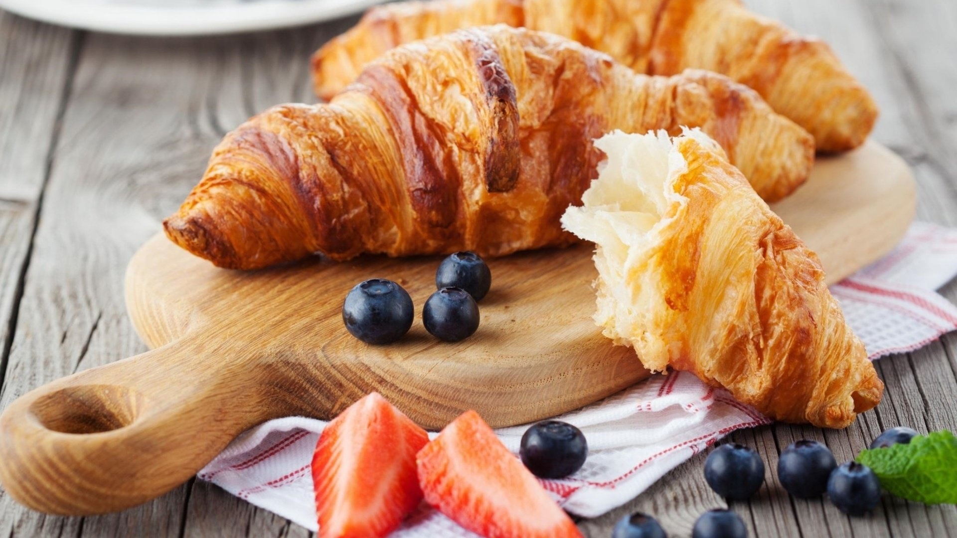 Croissant Wallpapers