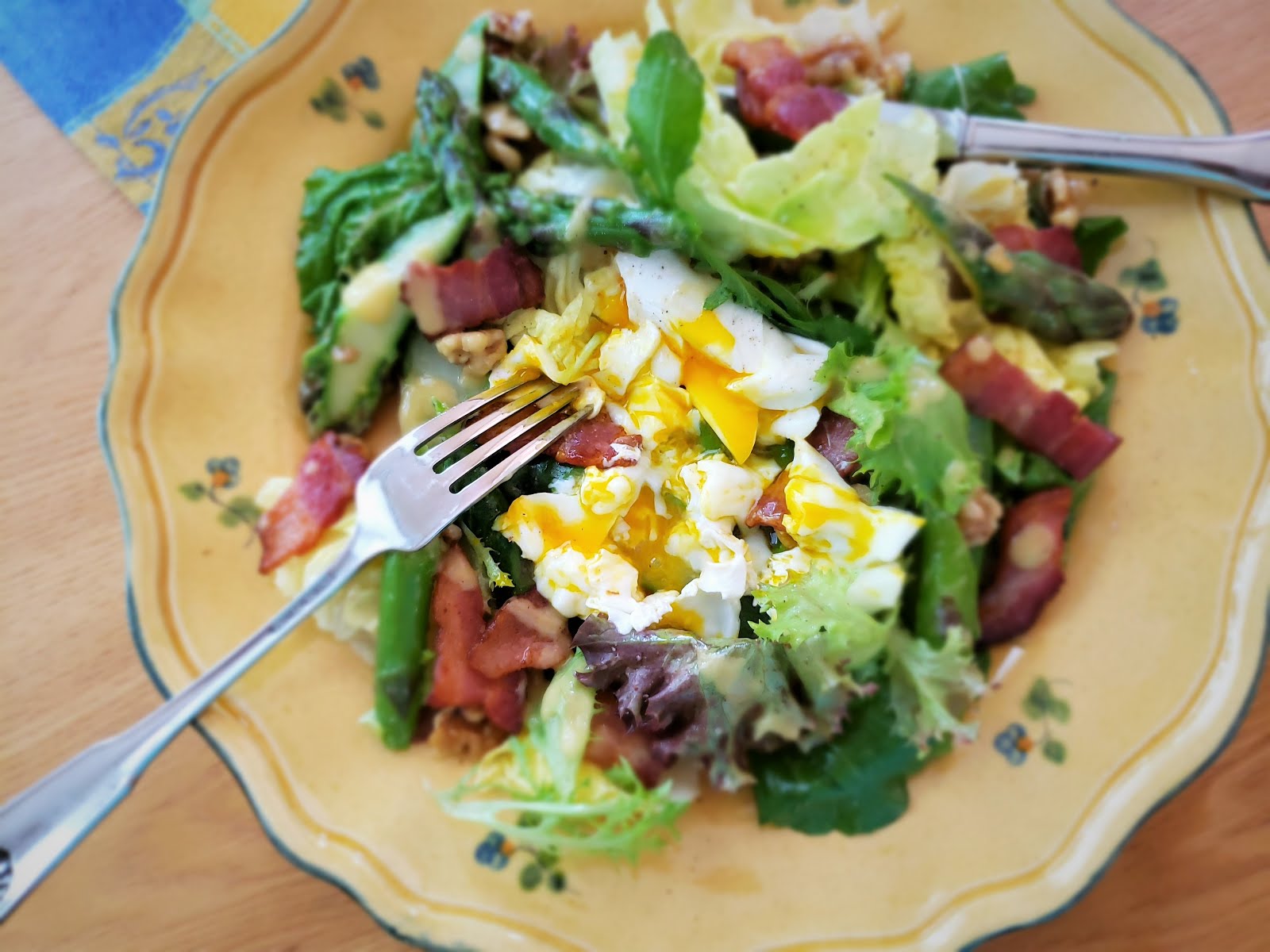 Salade Lyonnaise Wallpapers