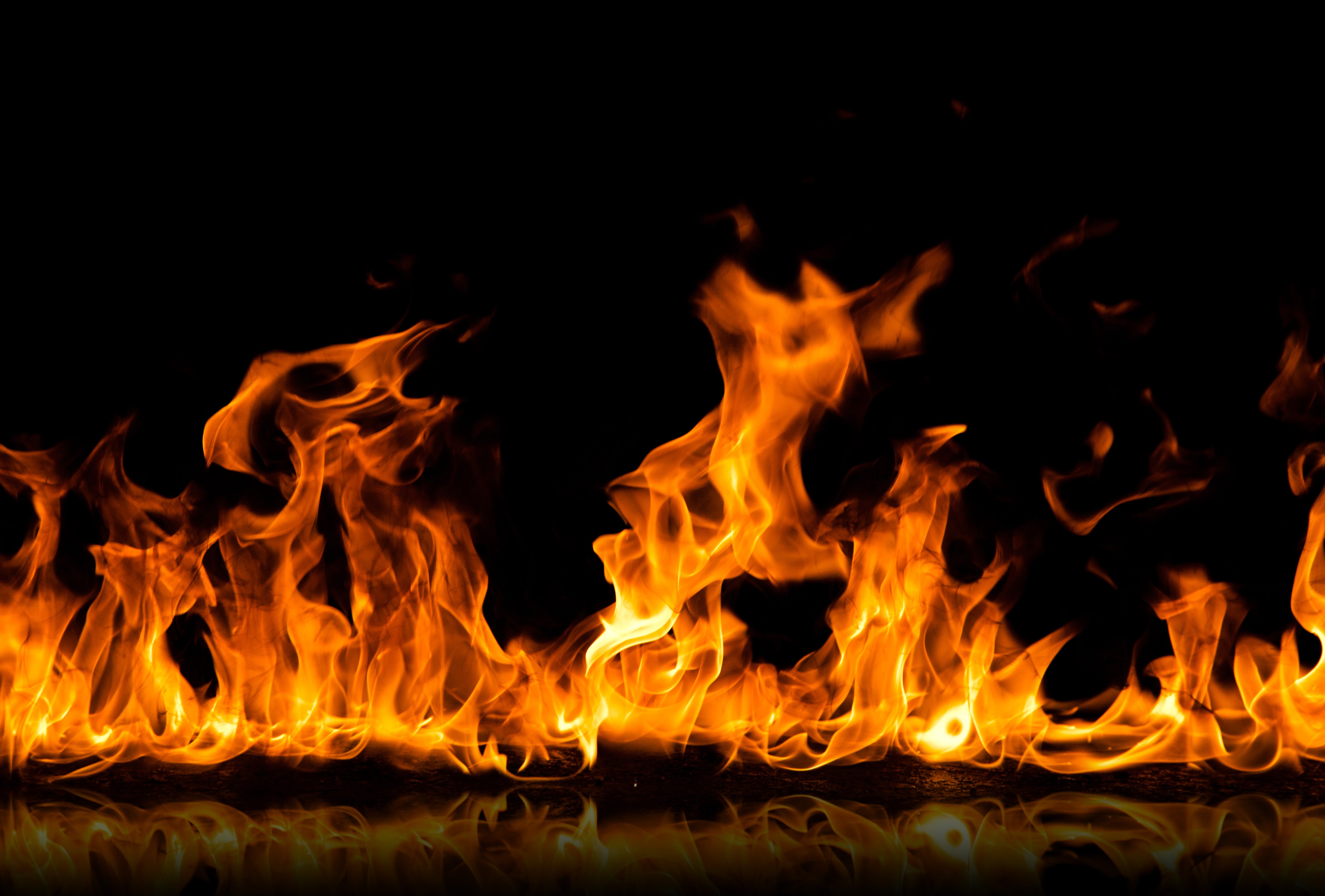 Windows 11 Burning Logo 4K Wallpapers