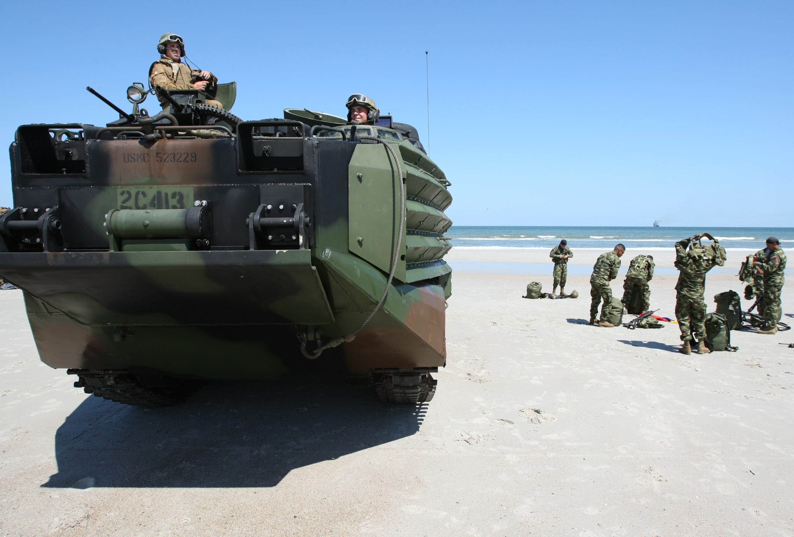 Amphibious Assault Vehicle Wallpapers