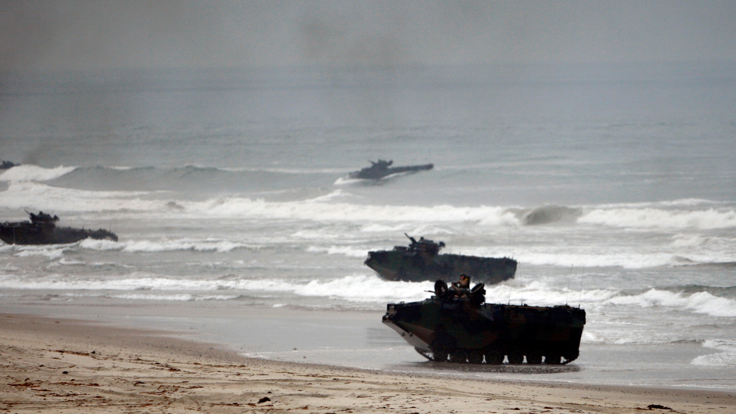 Amphibious Assault Vehicle Wallpapers