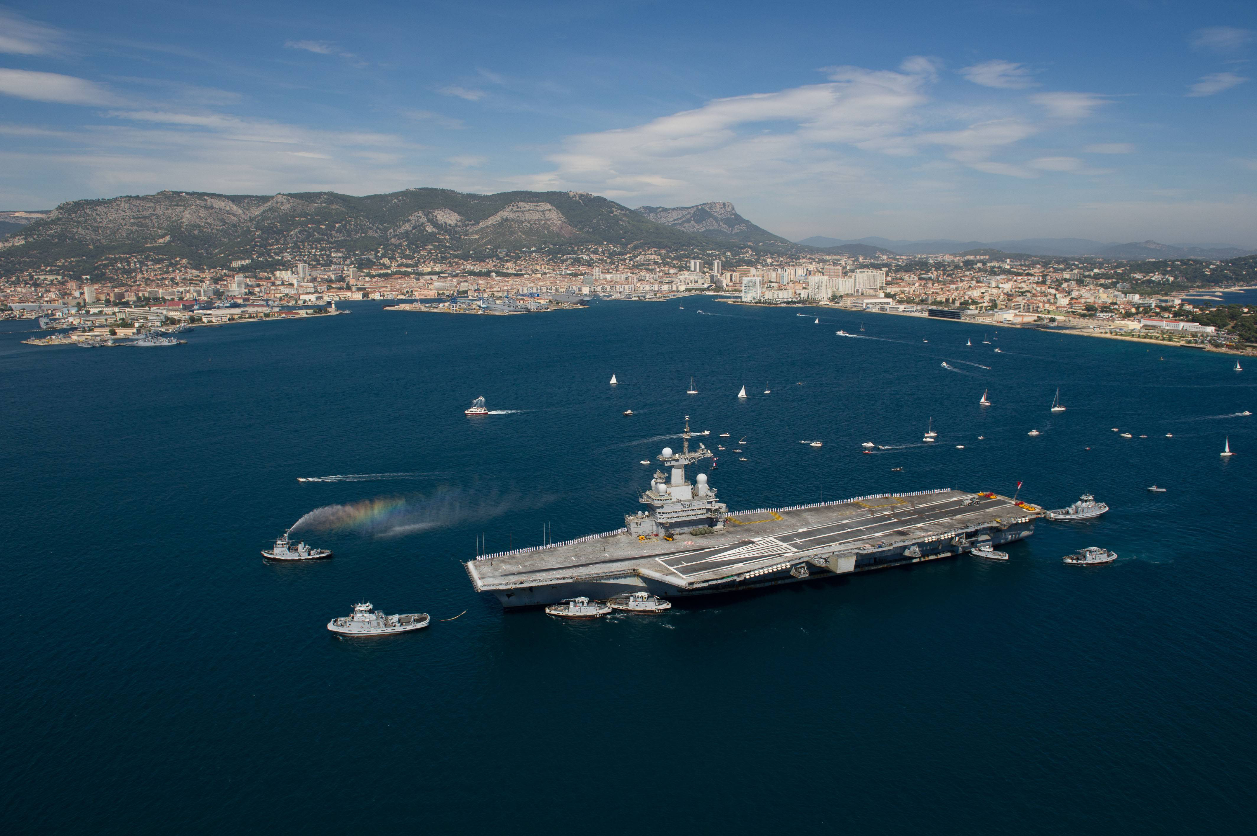 French Aircraft Carrier Charles De Gaulle (R91) Wallpapers