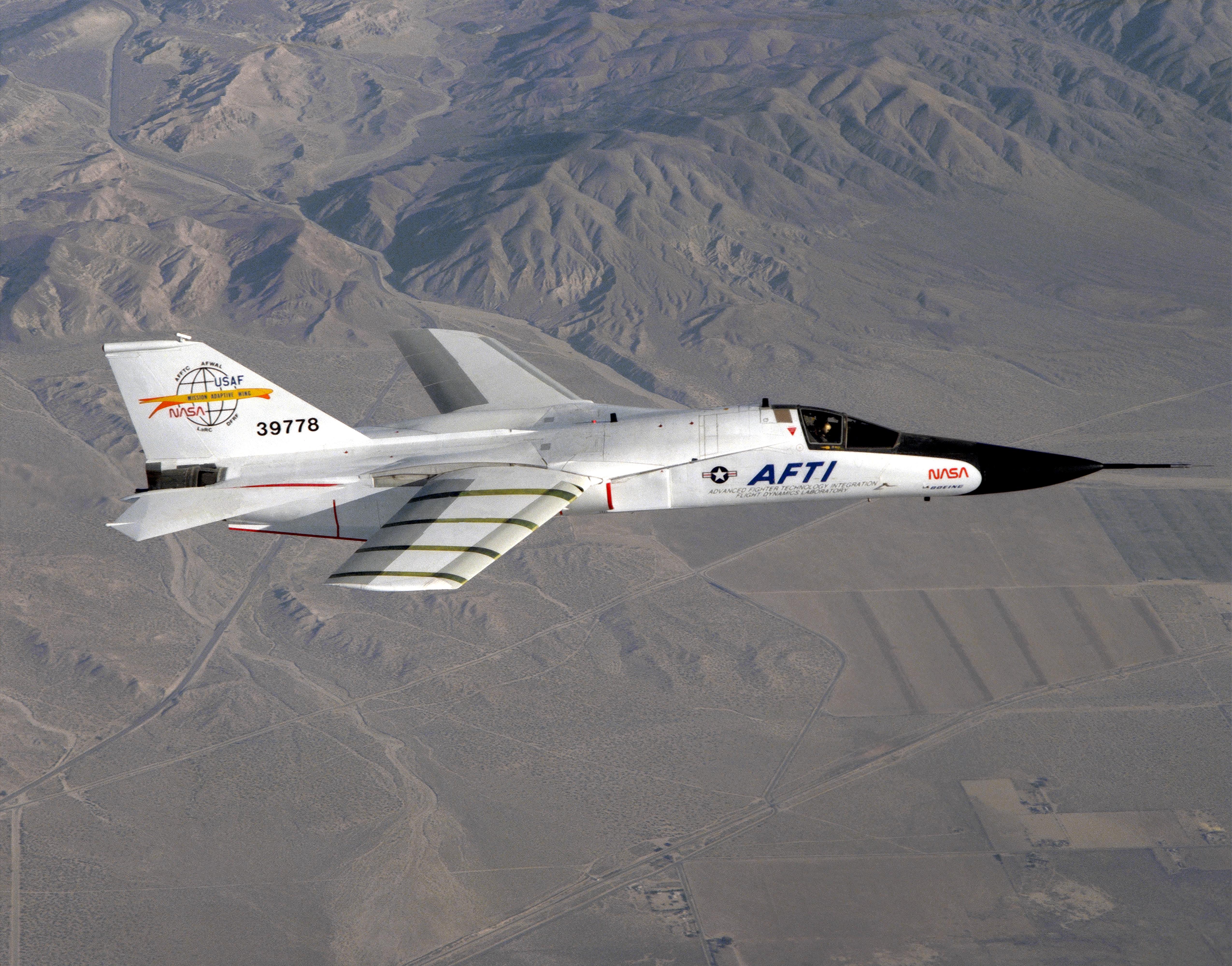 General Dynamics F-111 Aardvark Wallpapers