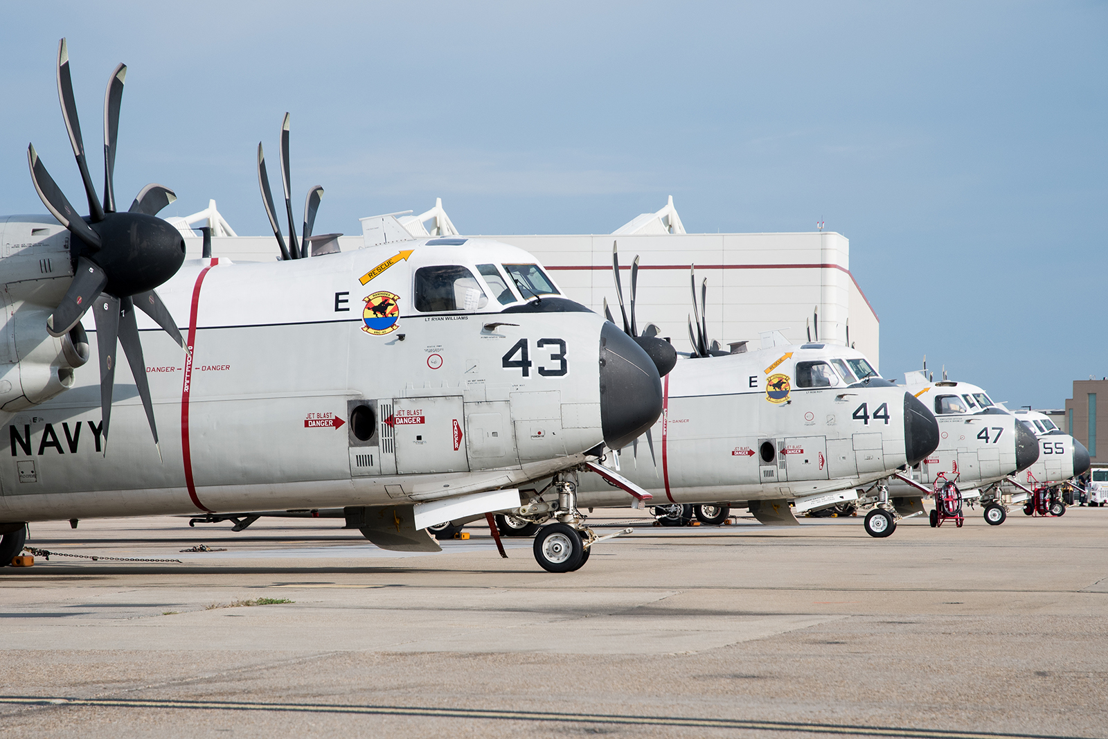 Grumman C-2 Greyhound Wallpapers