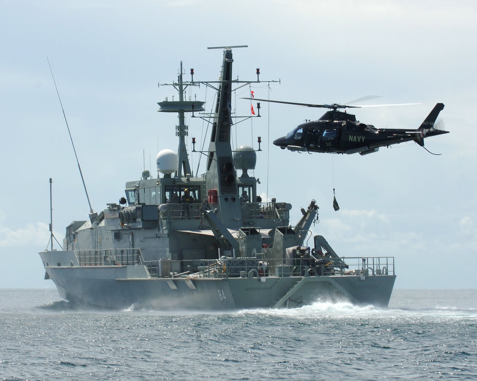 Hmas Larrakia (Acpb 84) Wallpapers