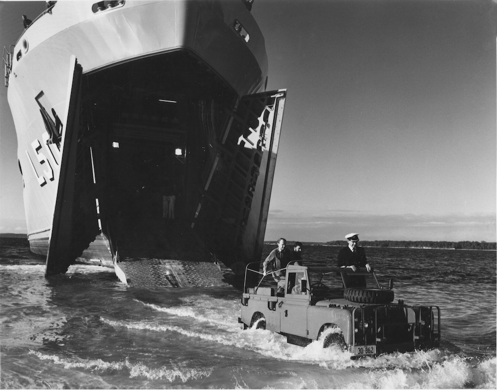 Hmas Tobruk (L50) Wallpapers