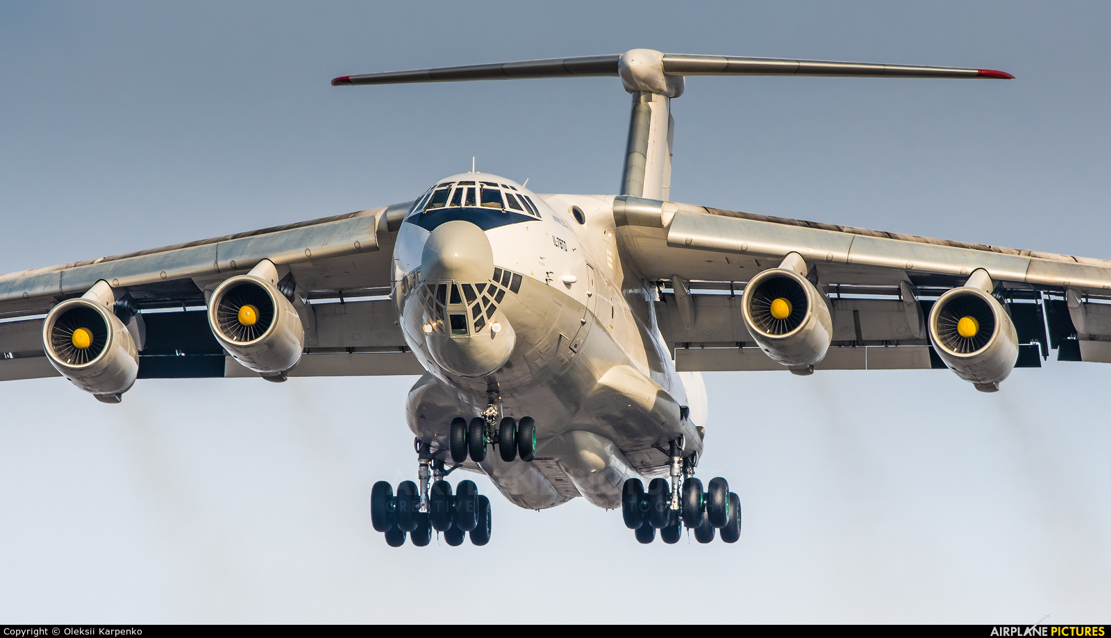 Ilyushin Il-76 Wallpapers