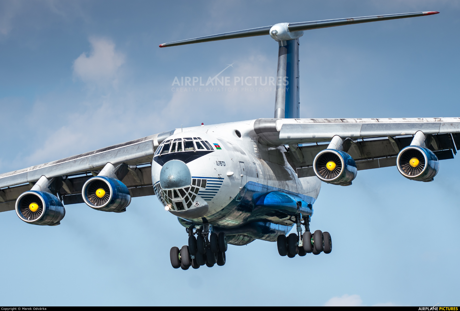 Ilyushin Il-76 Wallpapers