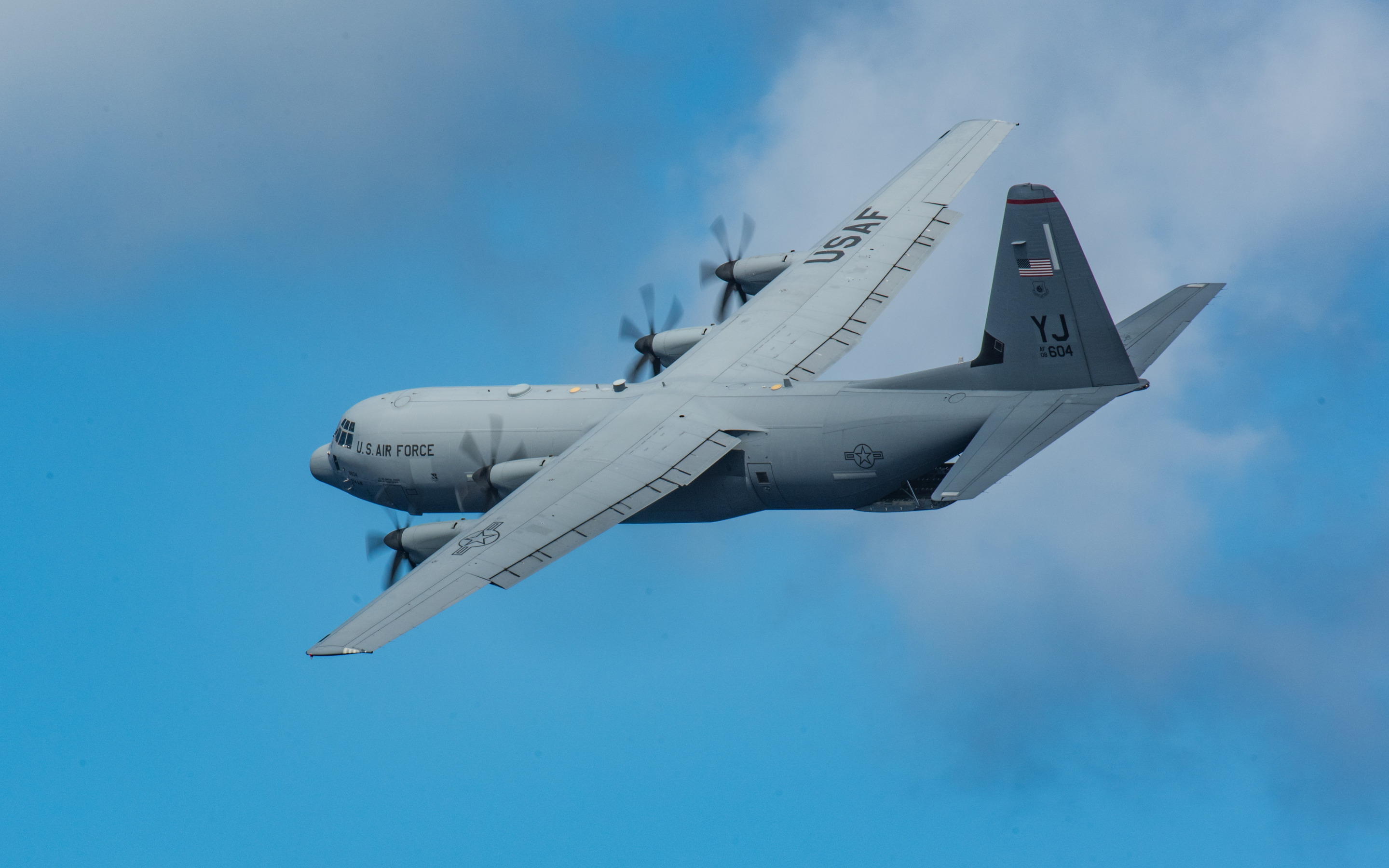 Lockheed Martin C-130J Super Hercules Wallpapers