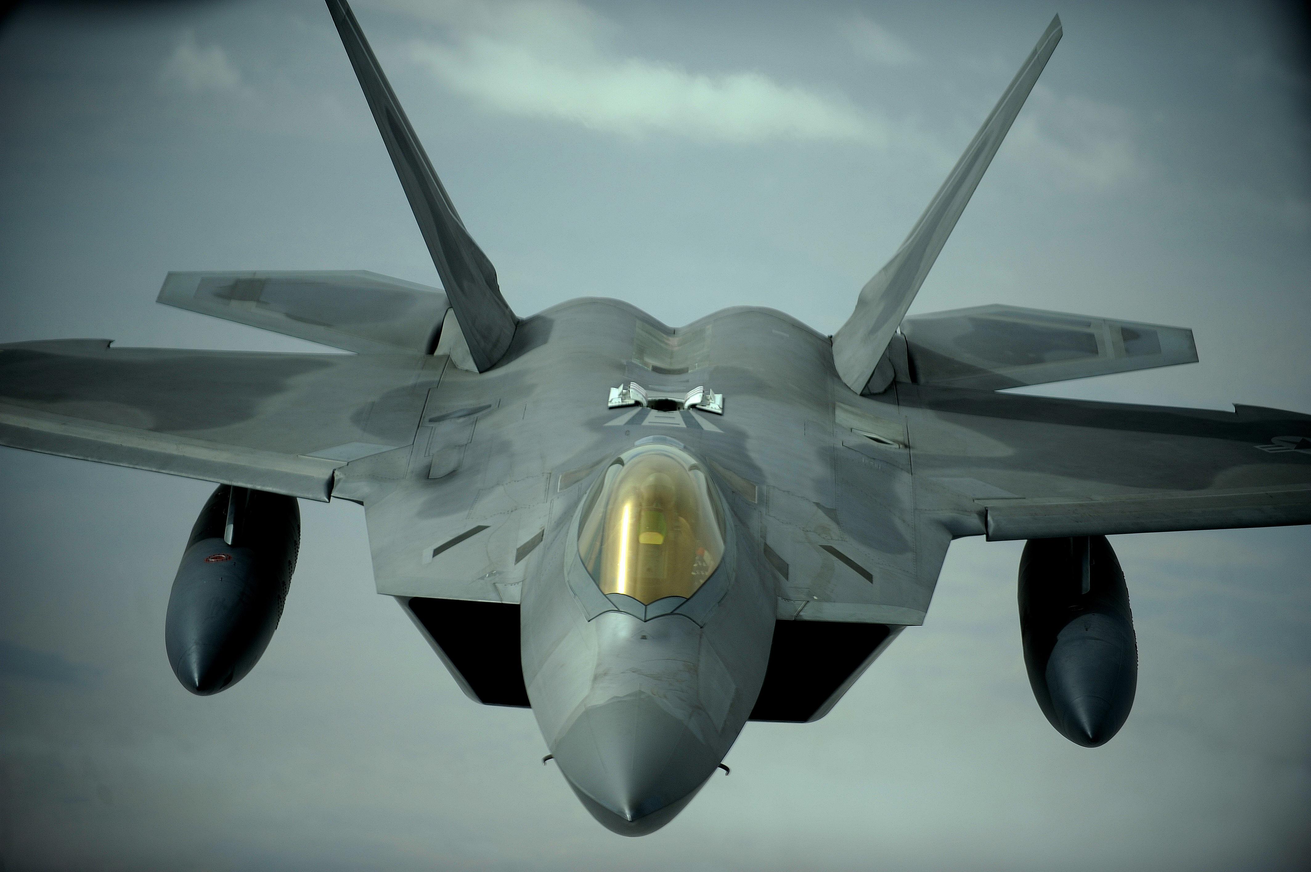 Lockheed Martin F-22 Raptor Wallpapers