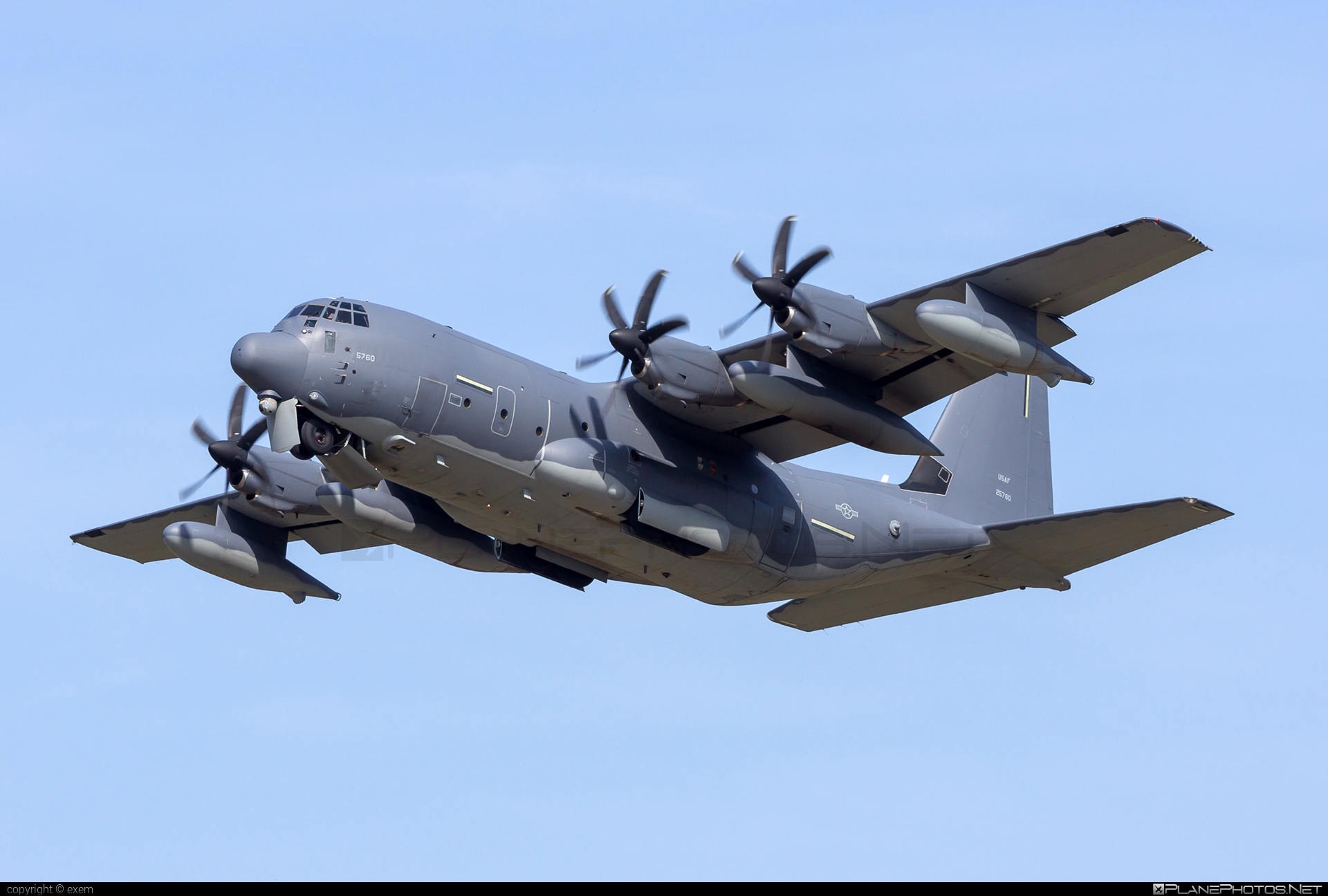 Lockheed Mc-130 Wallpapers