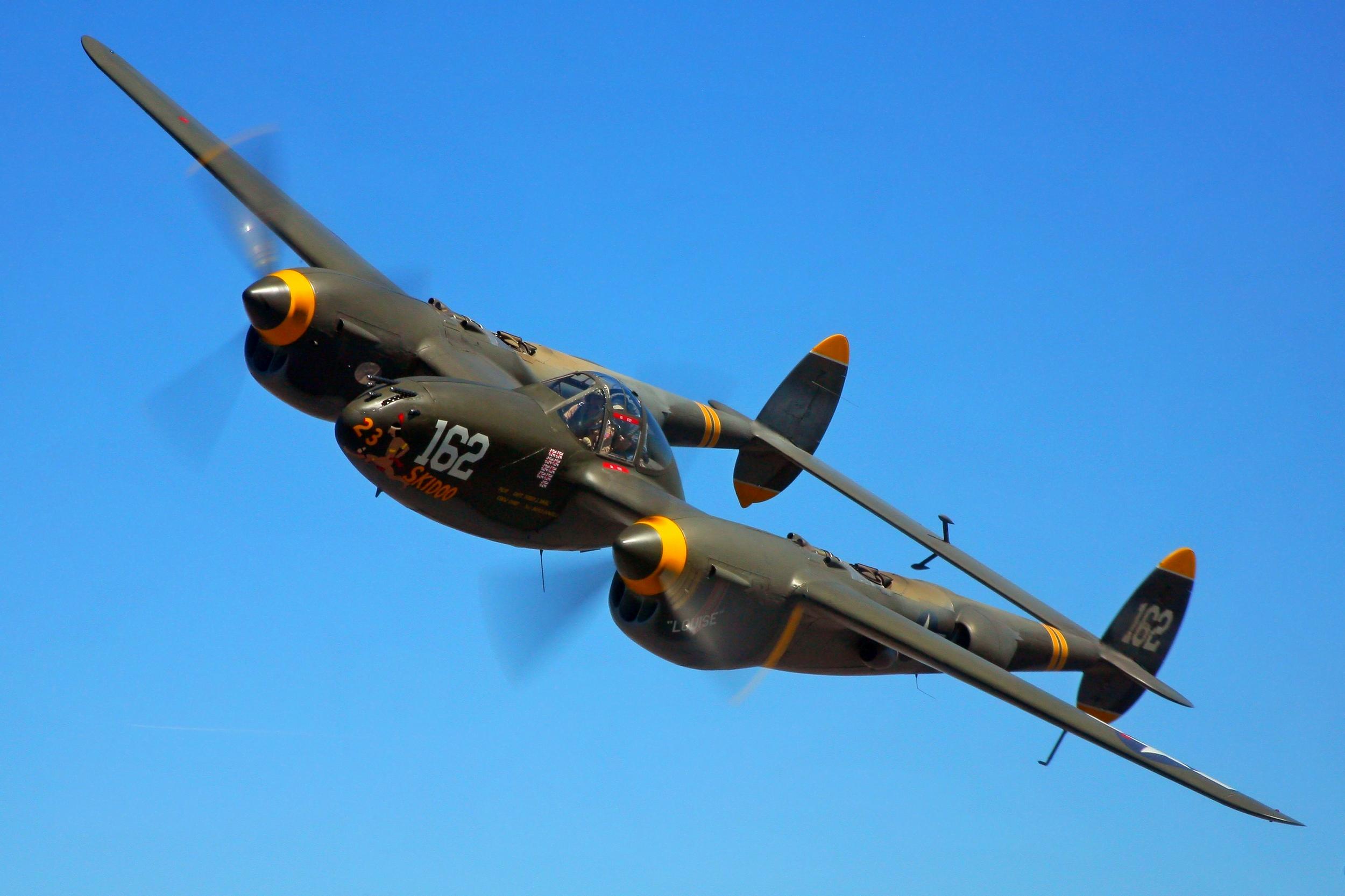 Lockheed P-38 Lightning Wallpapers