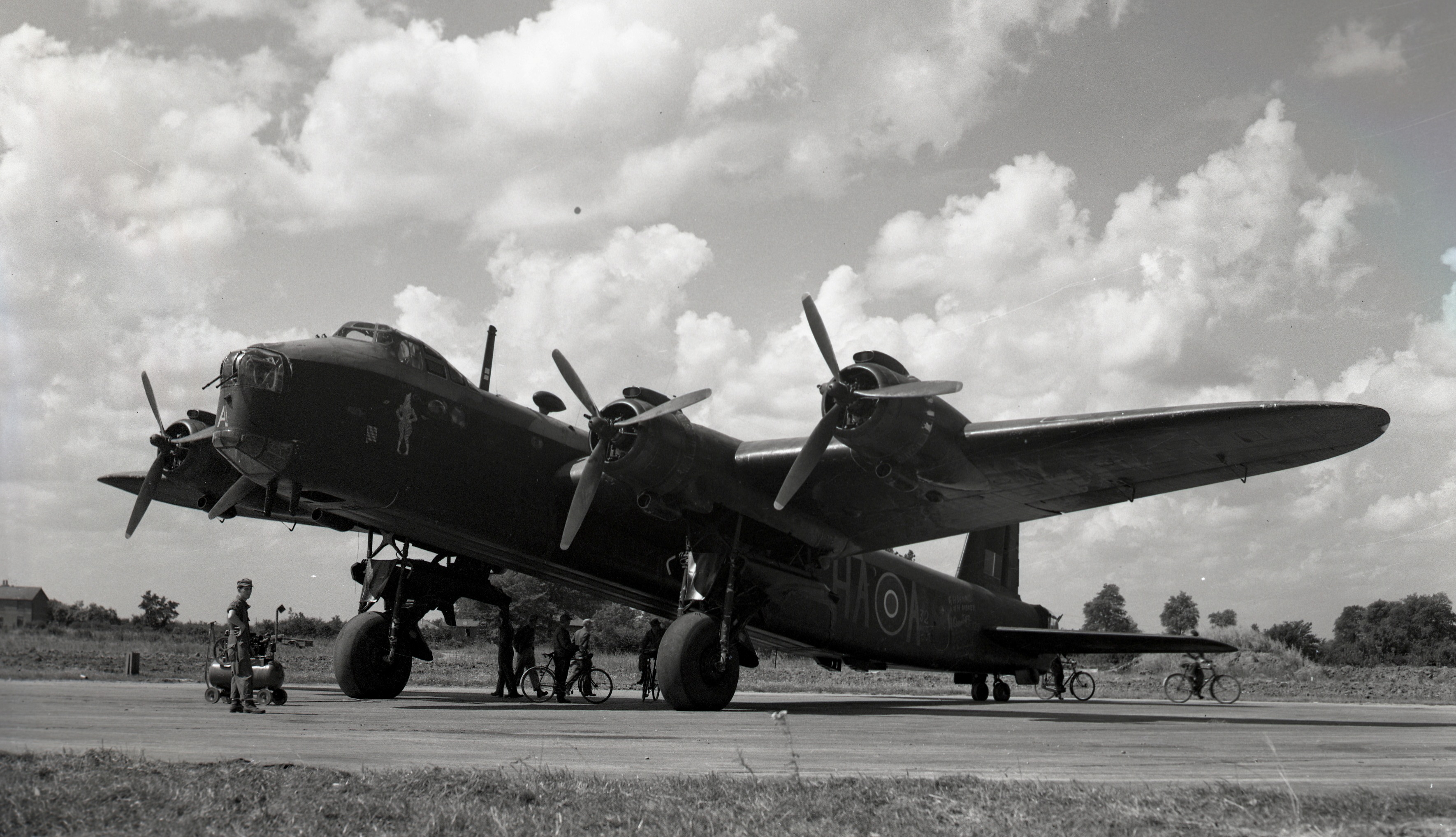 Short Stirling Wallpapers