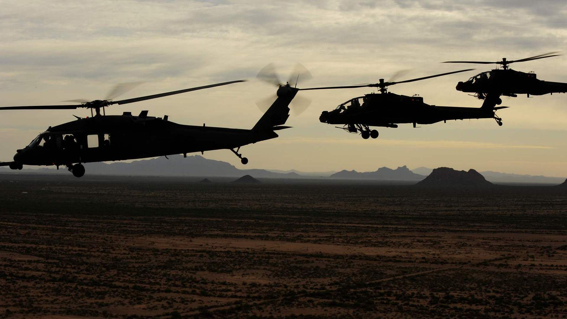 Sikorsky Uh-60 Black Hawk Wallpapers