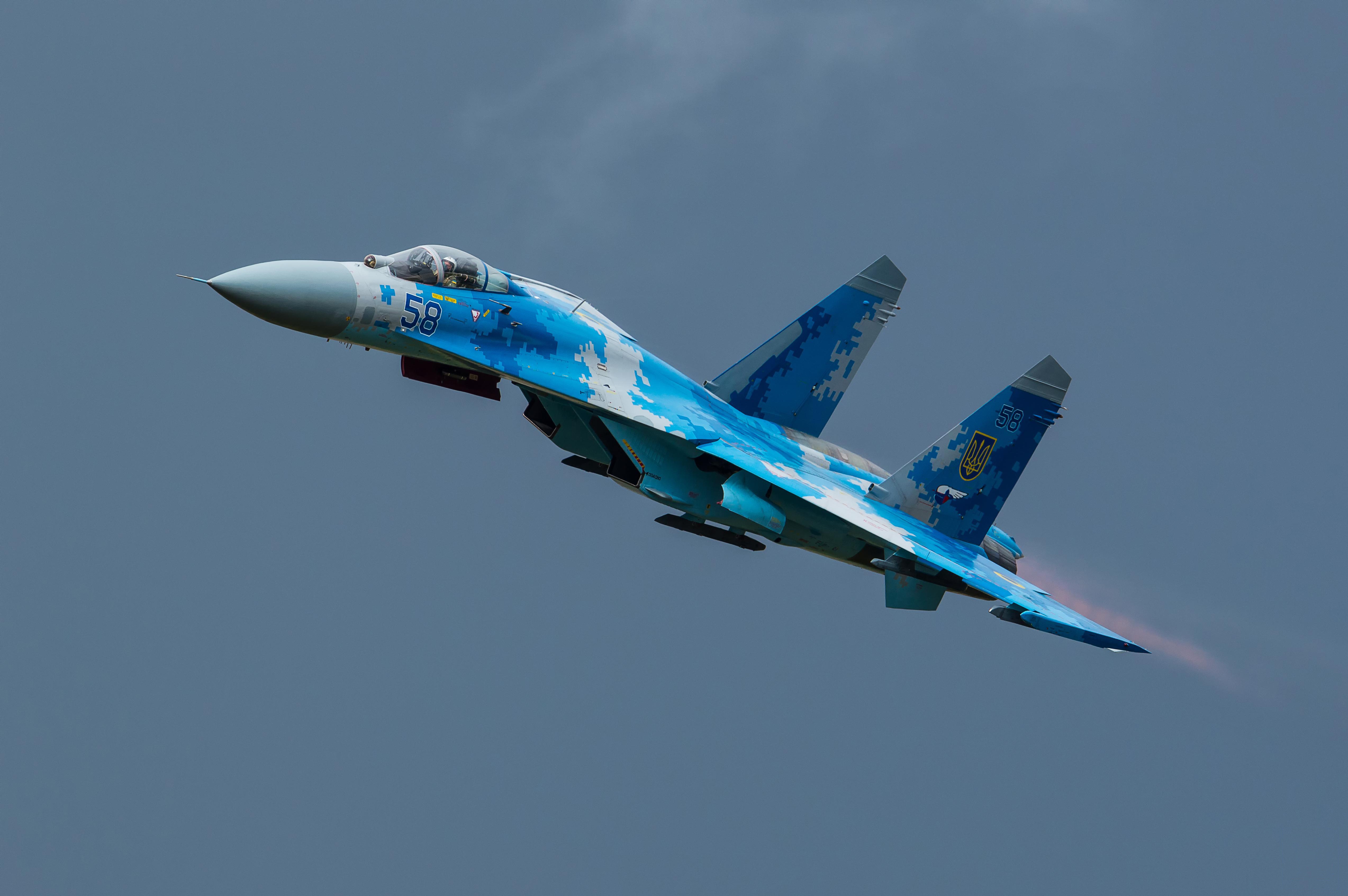 Sukhoi Su-27 Wallpapers