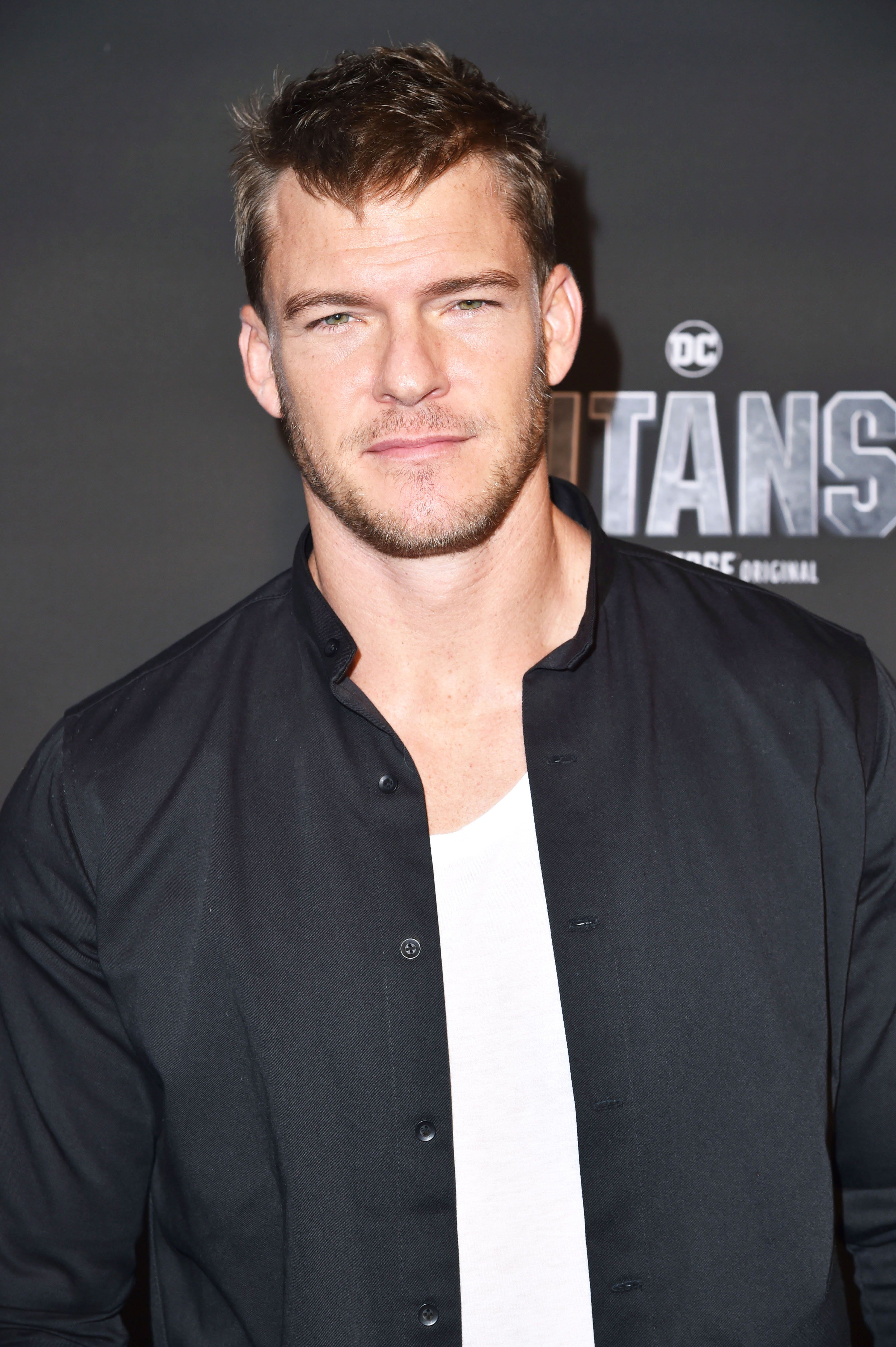 Alan Ritchson As Jack Reacher Hd Wallpapers