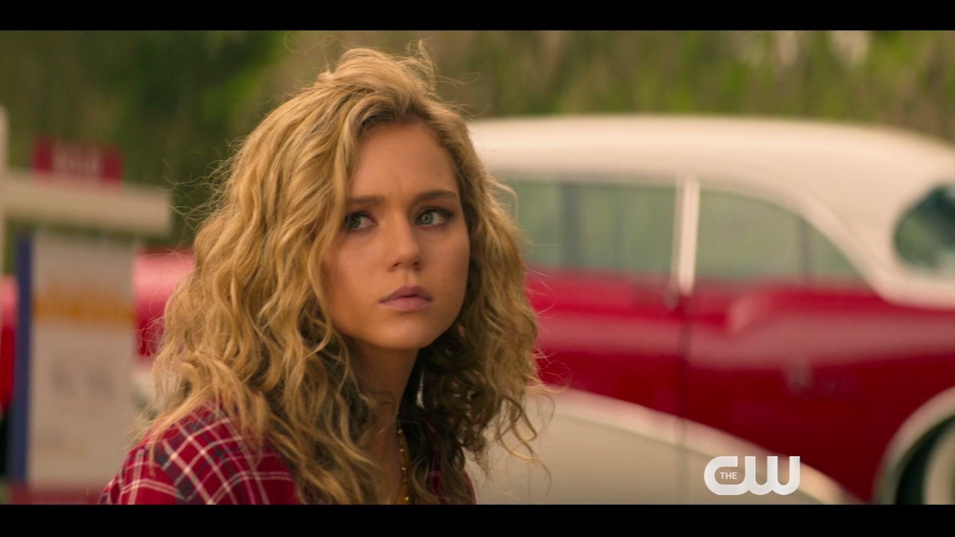 Brec Bassinger From Dc Stargirl Wallpapers