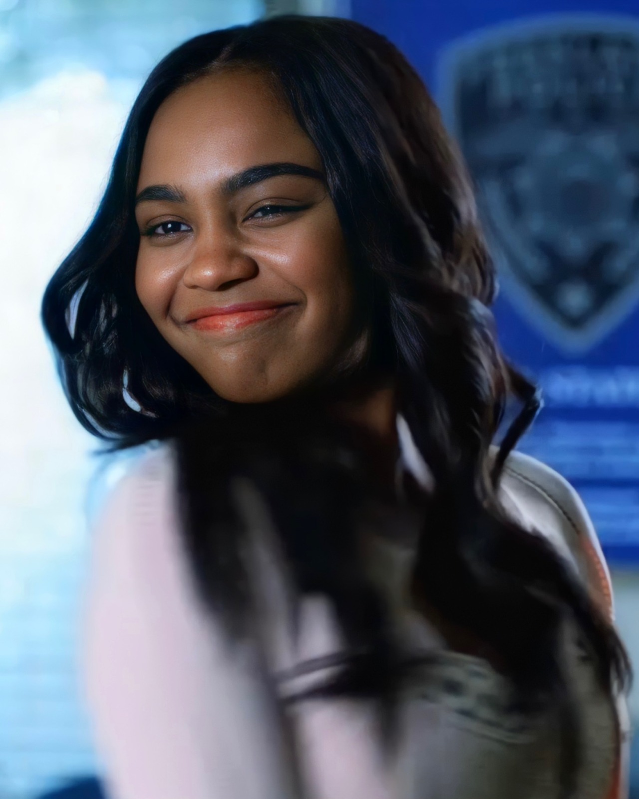 China Anne Mcclain As Lightning Wallpapers