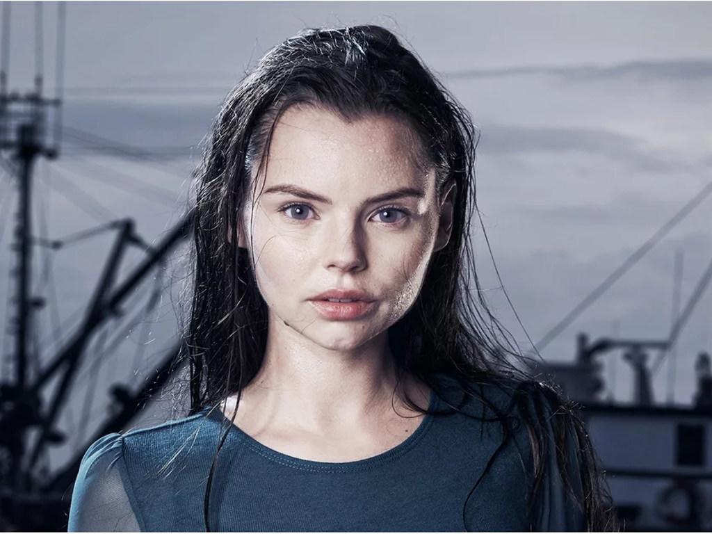 Eline Powell In Siren Wallpapers