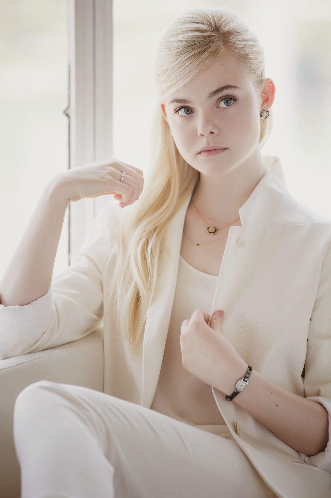 Elle Fanning The Great 4K Wallpapers