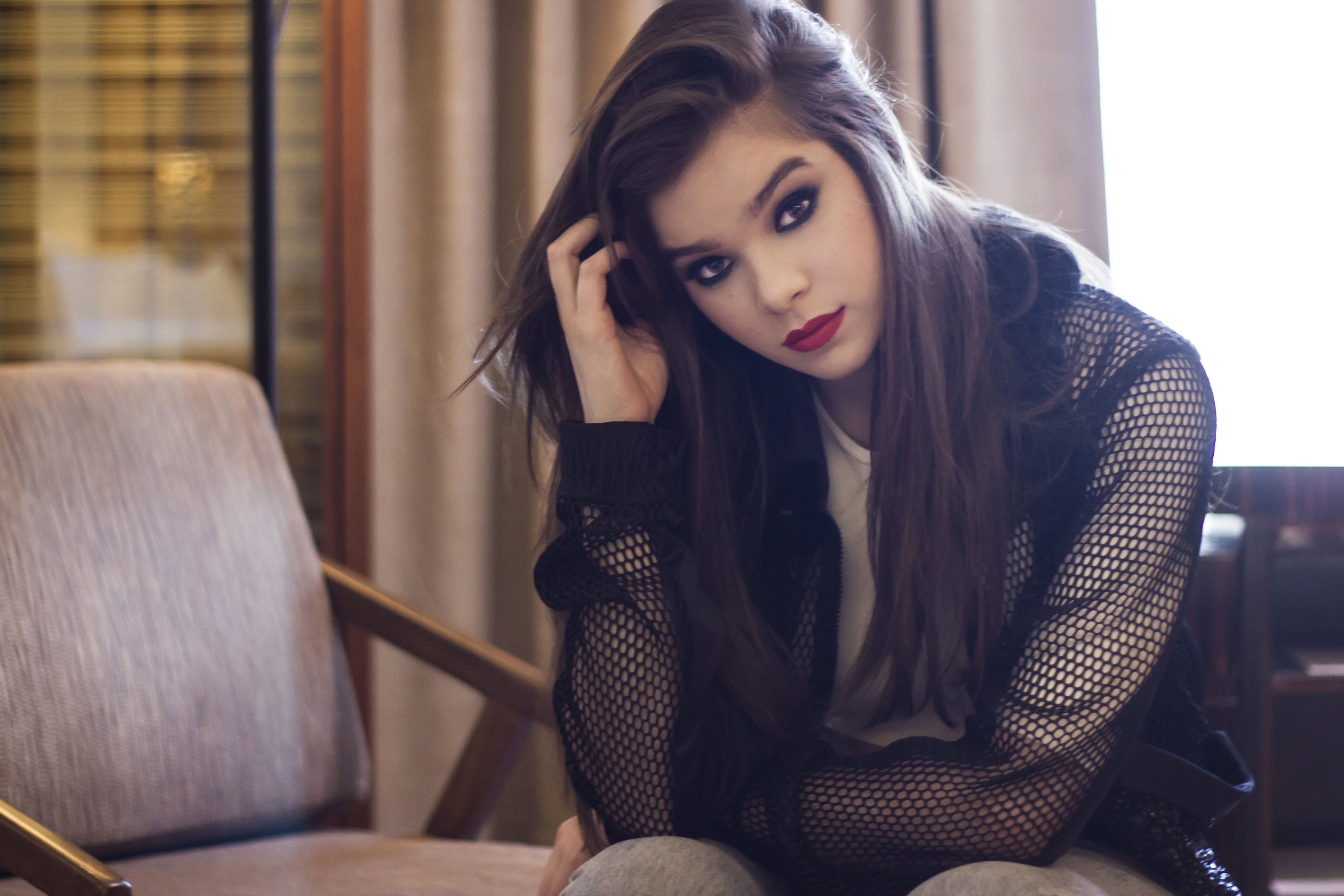 Hailee Steinfeld Hd Hotstar Hawkeye Wallpapers