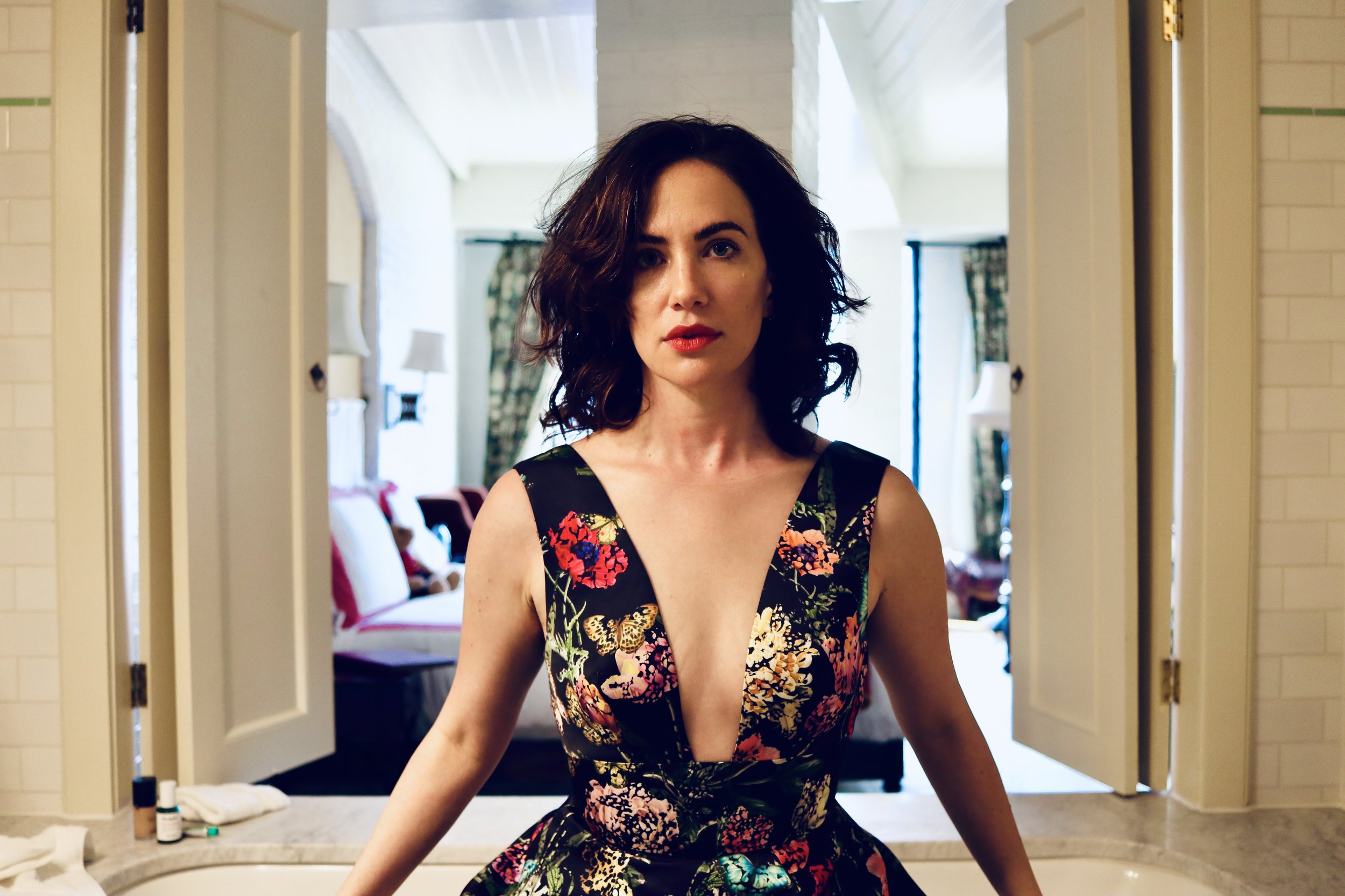 Kate Siegel Hd  Midnight Mass Wallpapers