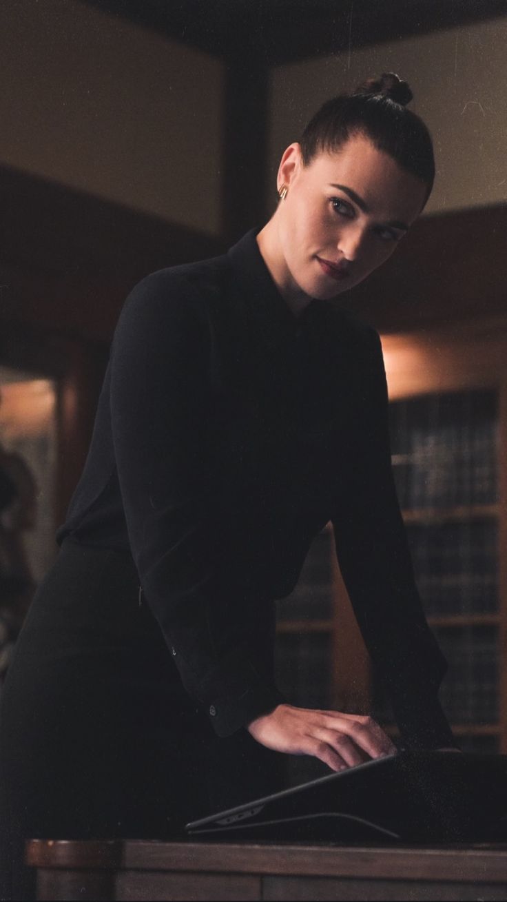 Katie Mcgrath As Lena Luthor In Supergirl Wallpapers