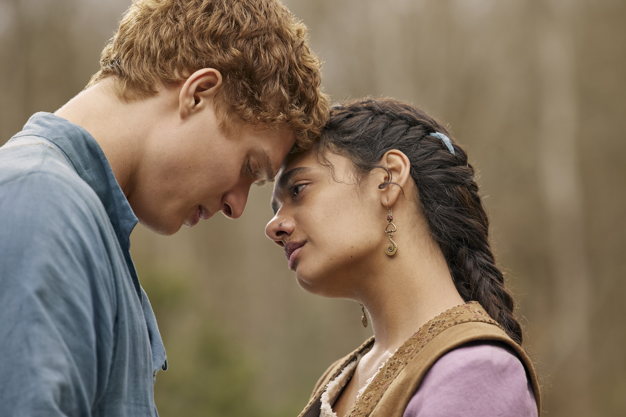 Madeleine Madden &Amp; Josha Stradowski In The Wheel Of Time 2021 Wallpapers