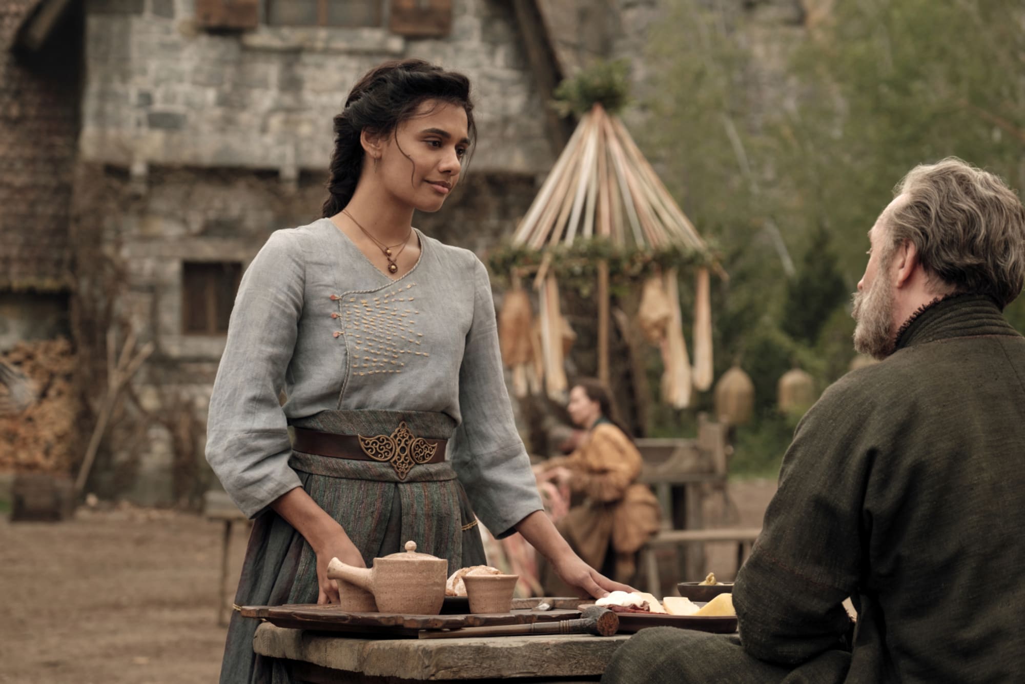 Madeleine Madden &Amp; Josha Stradowski In The Wheel Of Time 2021 Wallpapers