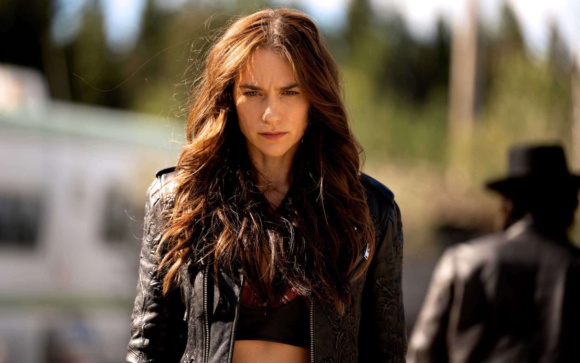 Melanie Scrofano In Wynonna Earp Wallpapers