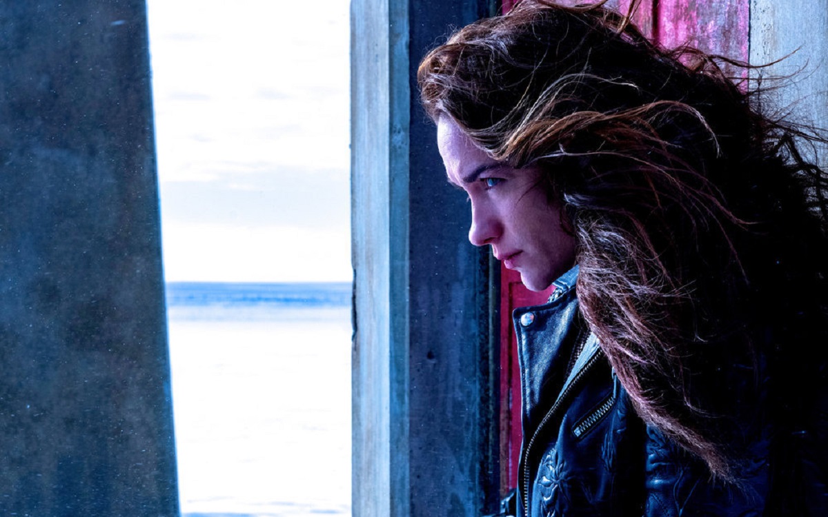 Melanie Scrofano Wynonna Earp Wallpapers