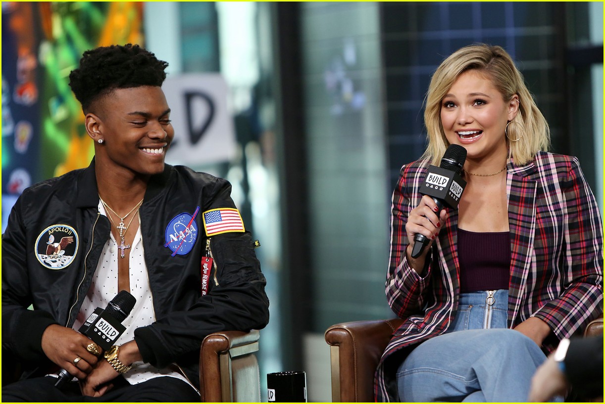 Olivia Holt &Amp; Joseph Aubrey From Cloak &Amp; Dagger Wallpapers