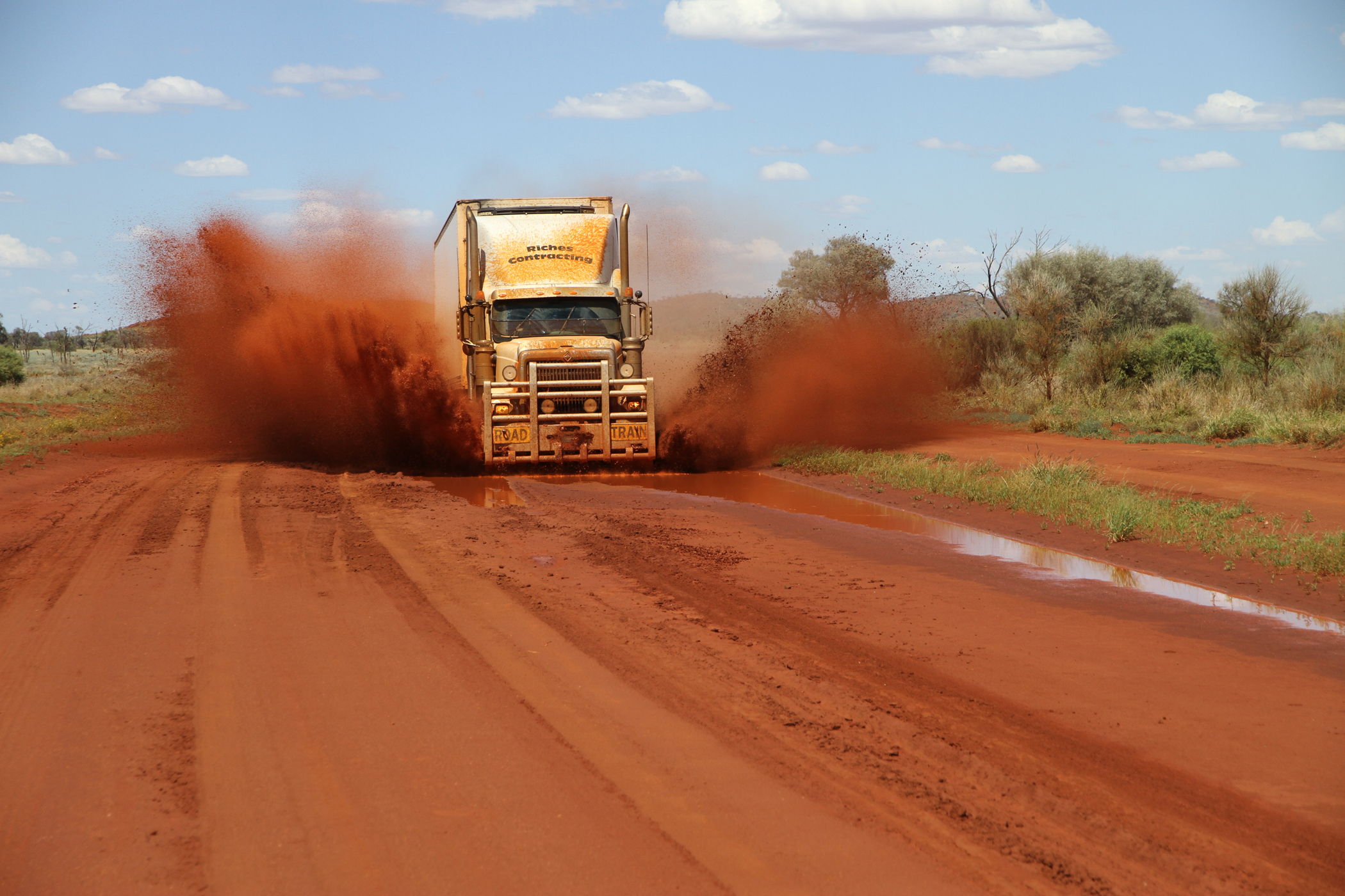 Outback Truckers Wallpapers