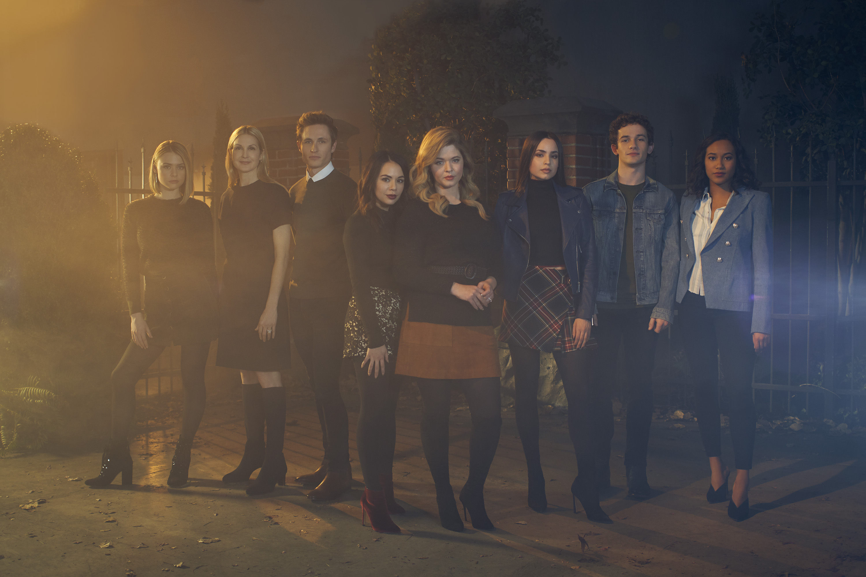 Pretty Little Liars: The Perfectionists Wallpapers