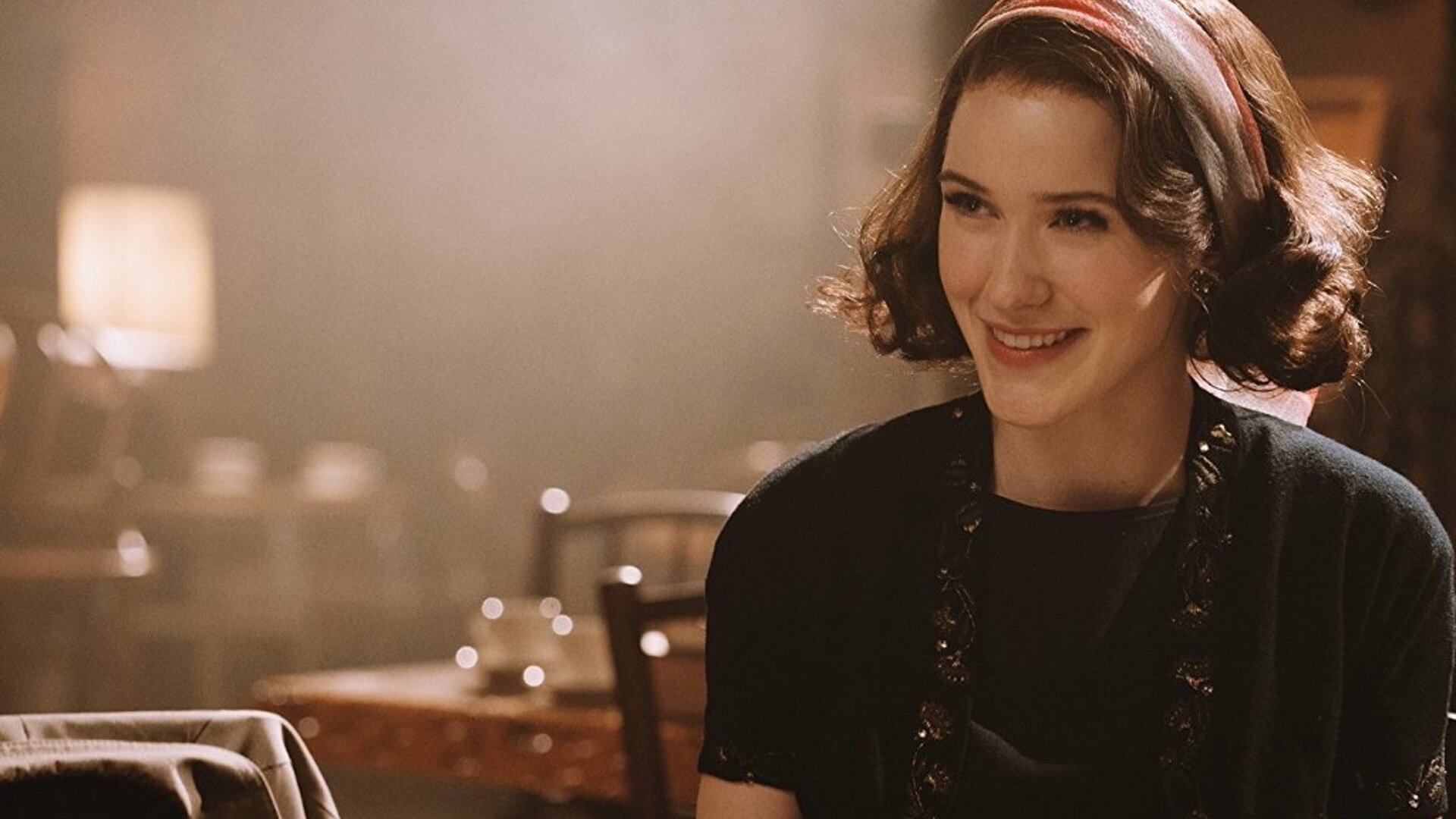 Rachel Brosnahan In Marvelous Mrs Maisel Wallpapers