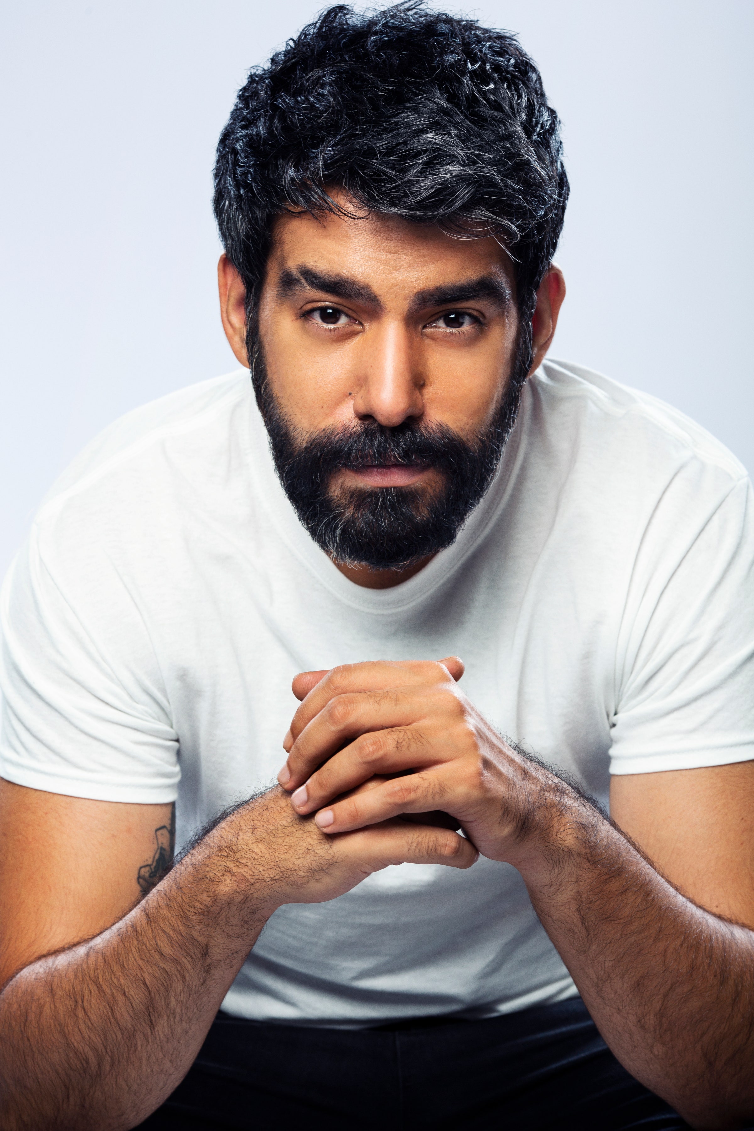 Rahul Kohli In Midnight Mass Wallpapers