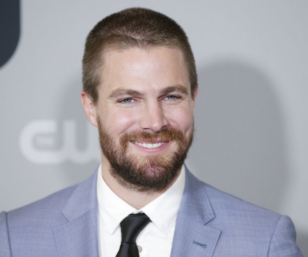 Stephen Amell Starz Heels Wallpapers